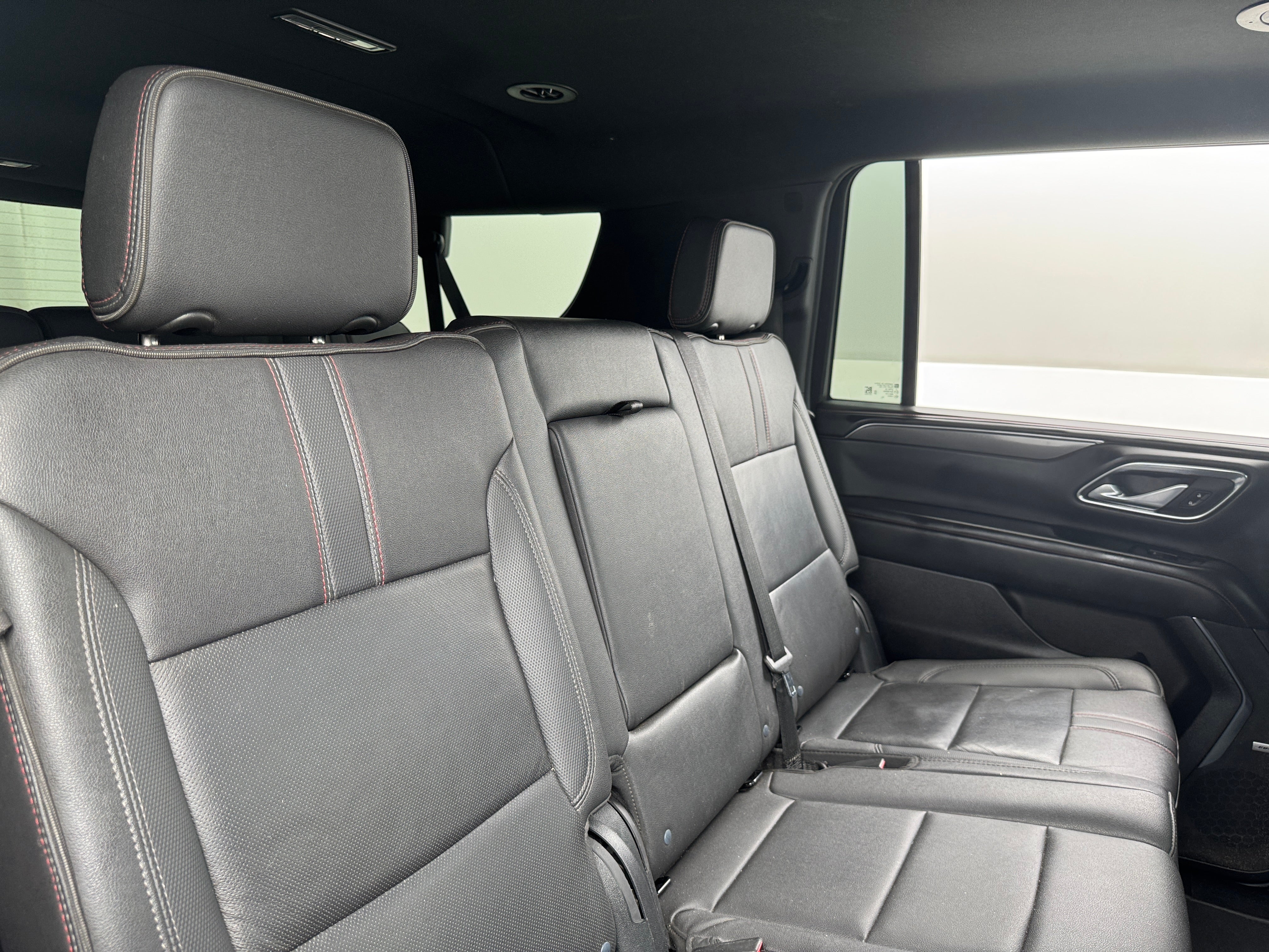 2023 Chevrolet Suburban RST 5
