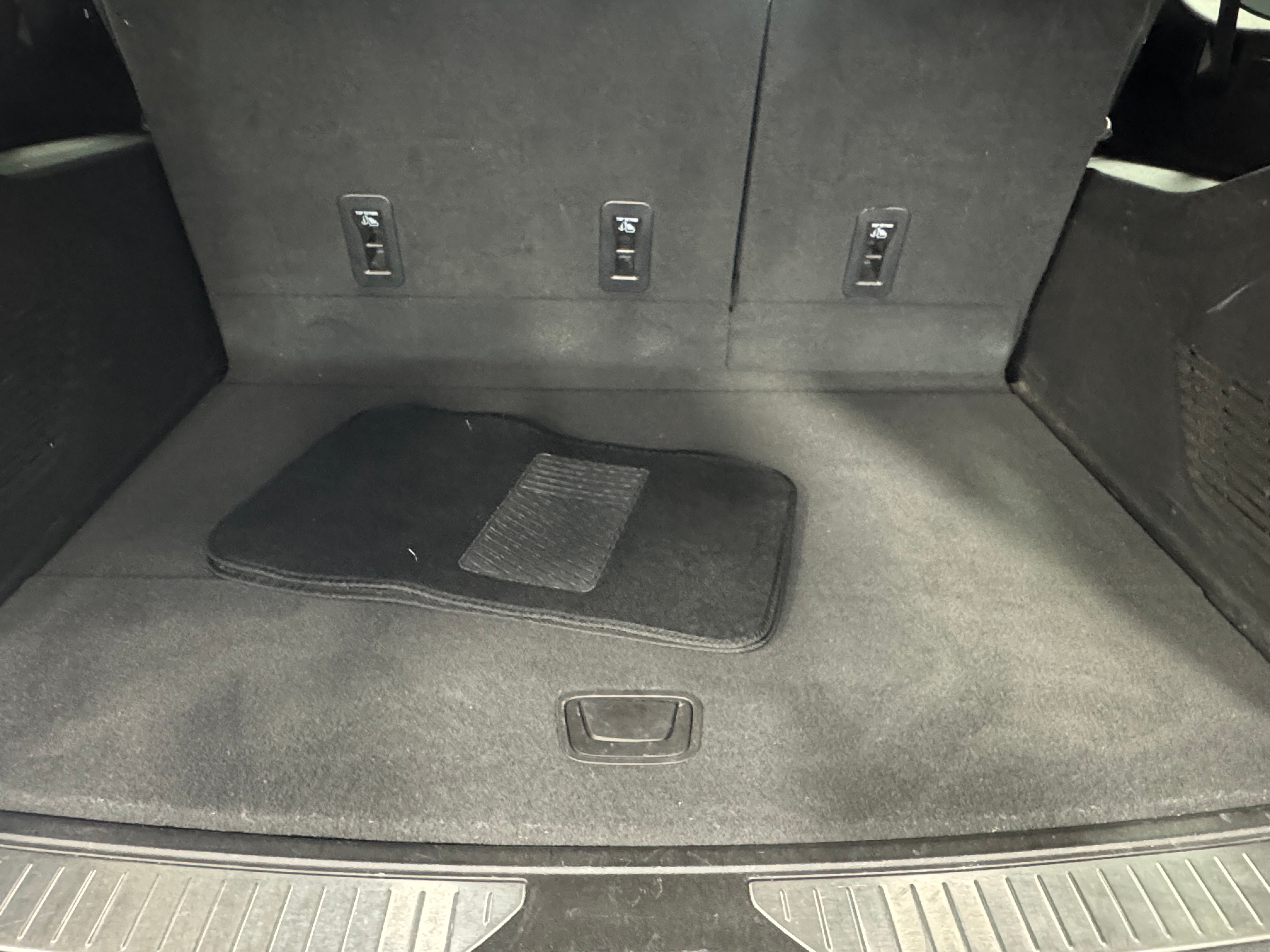 2023 Chevrolet Suburban RST 6