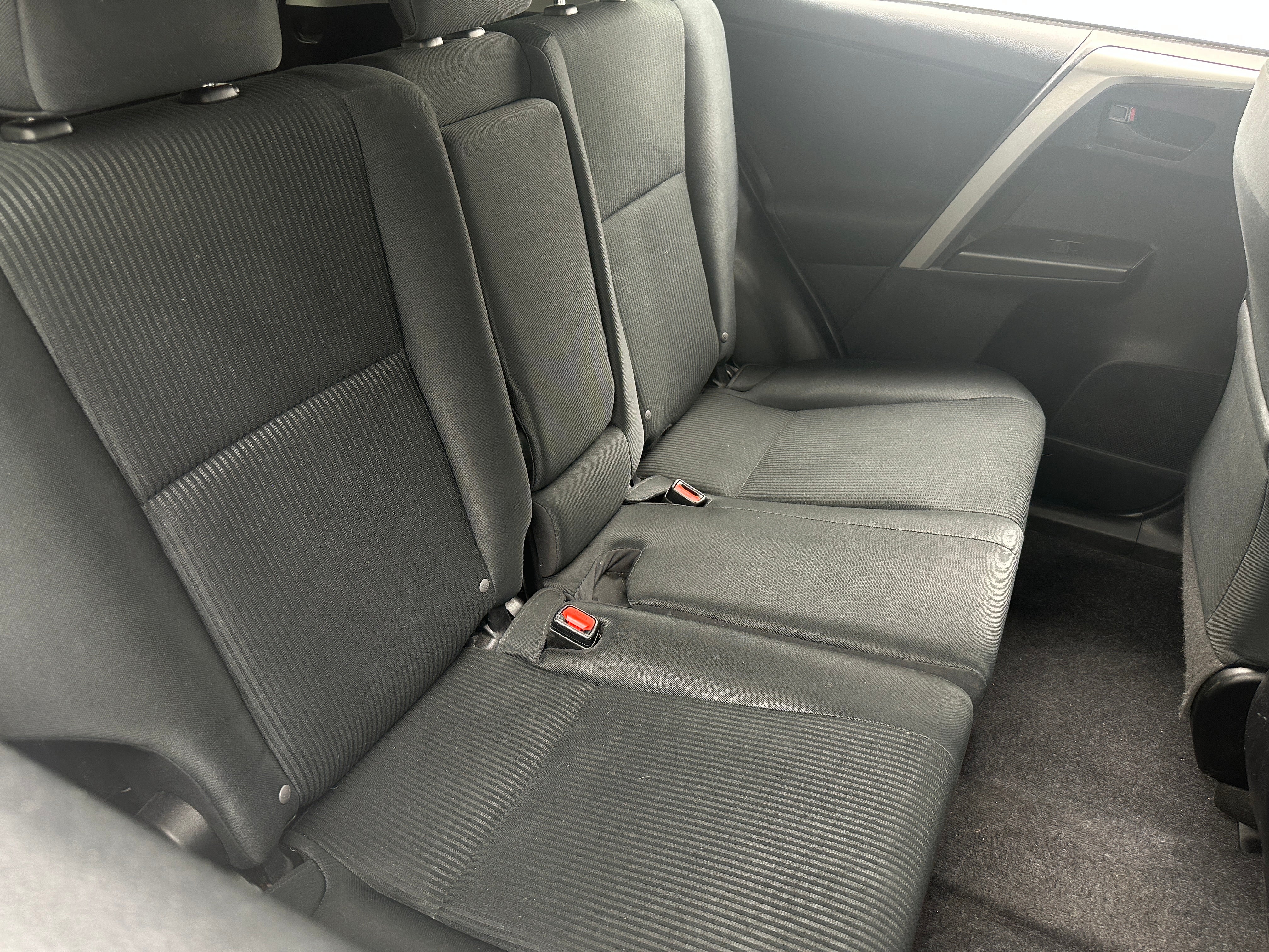 2018 Toyota RAV4 LE 6