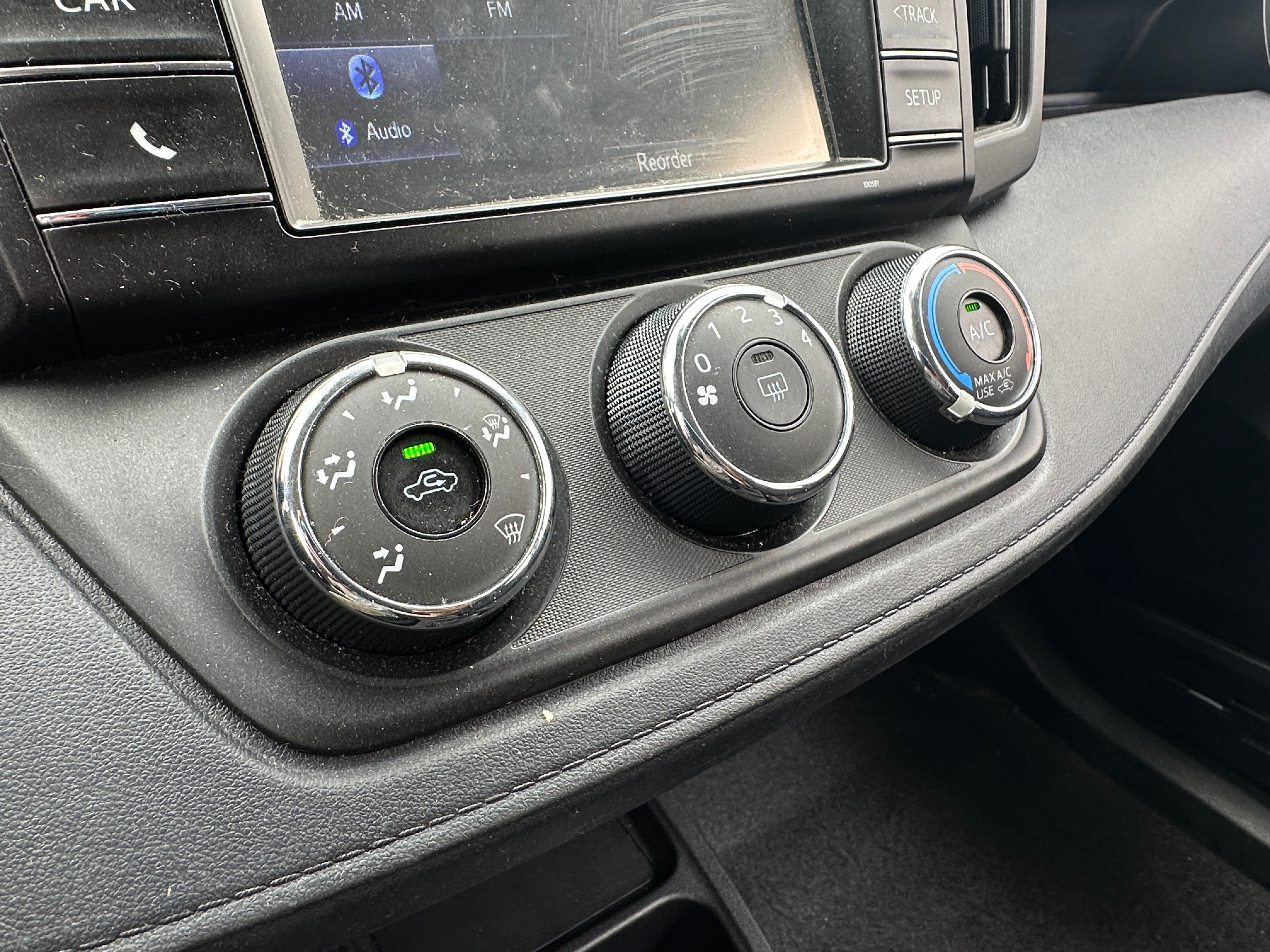2018 Toyota RAV4 LE 4