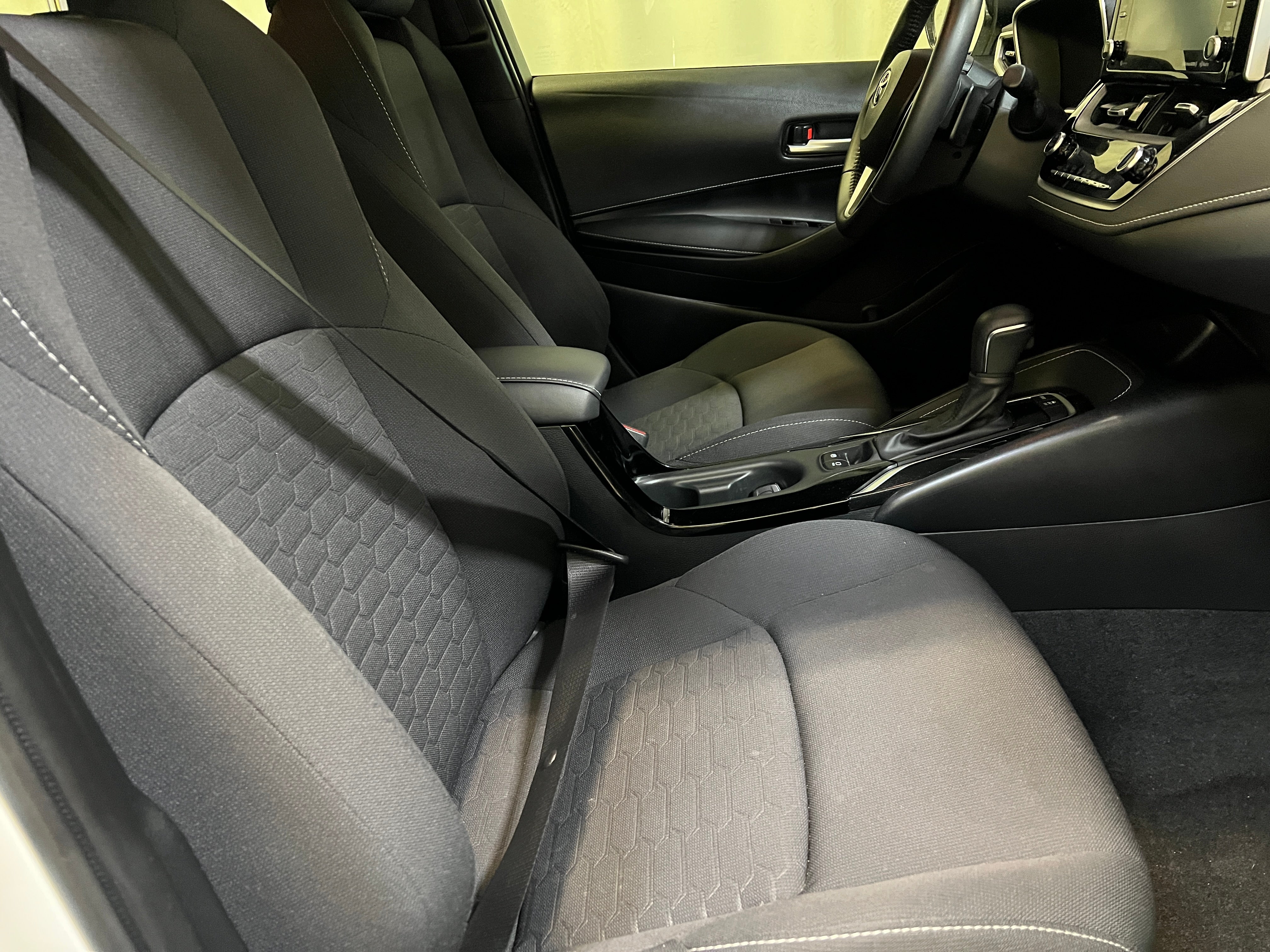 2022 Toyota Corolla SE 2