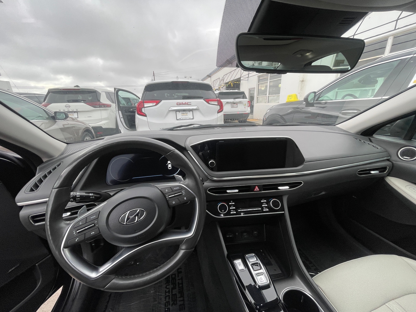 Thumbnail: 2023 Hyundai Sonata - 3