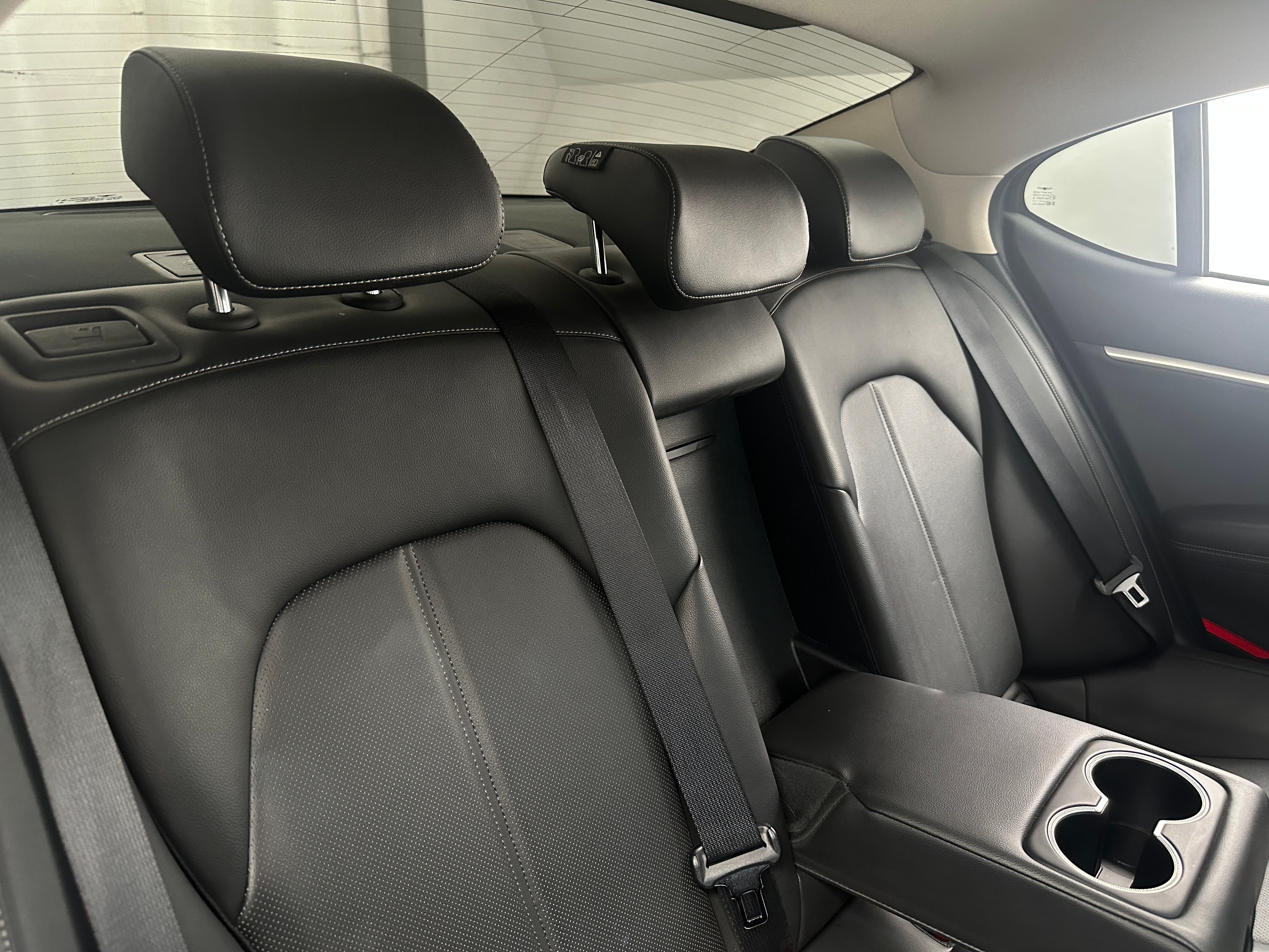 2022 Genesis G70 2.0T 5