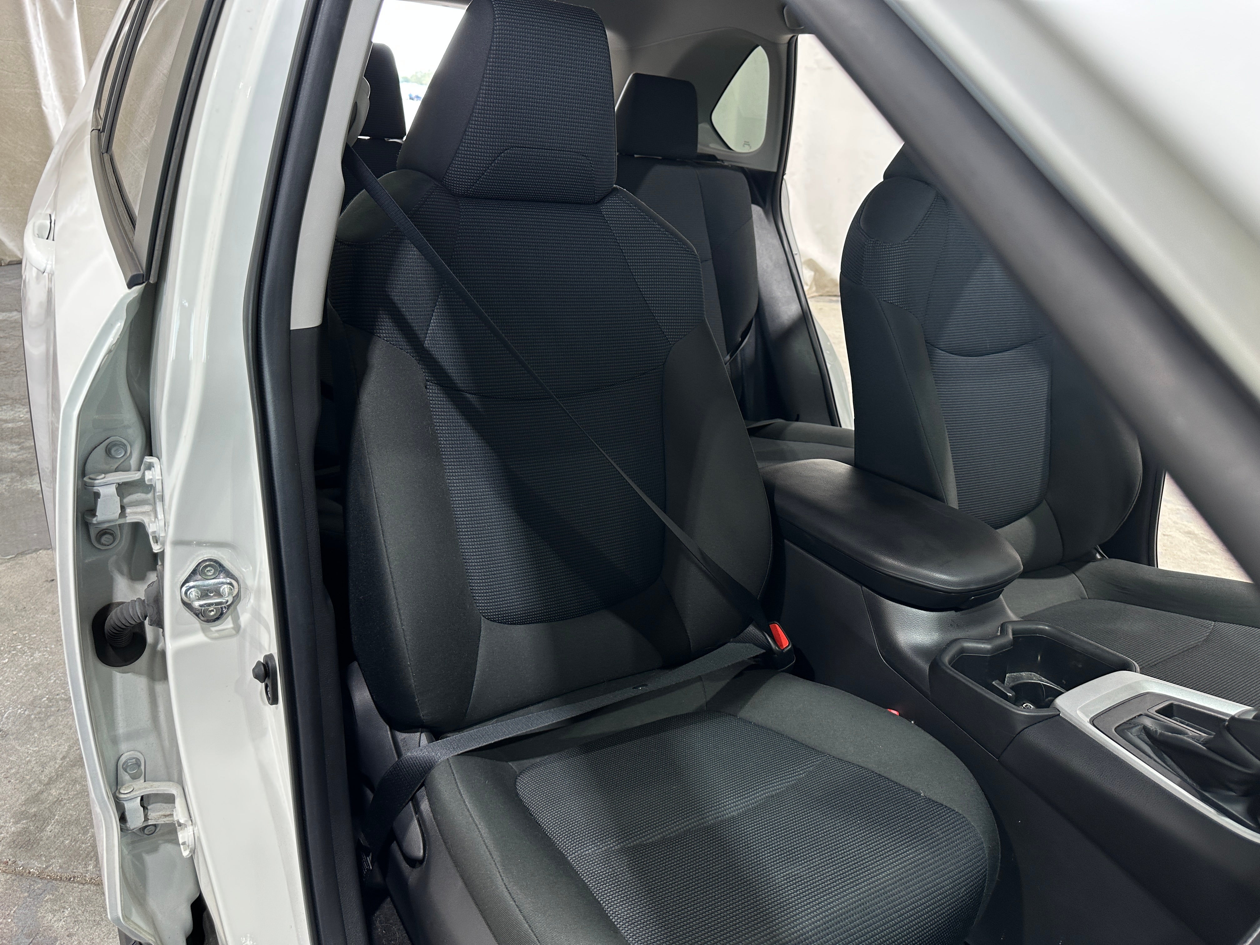 2022 Toyota RAV4 LE 2