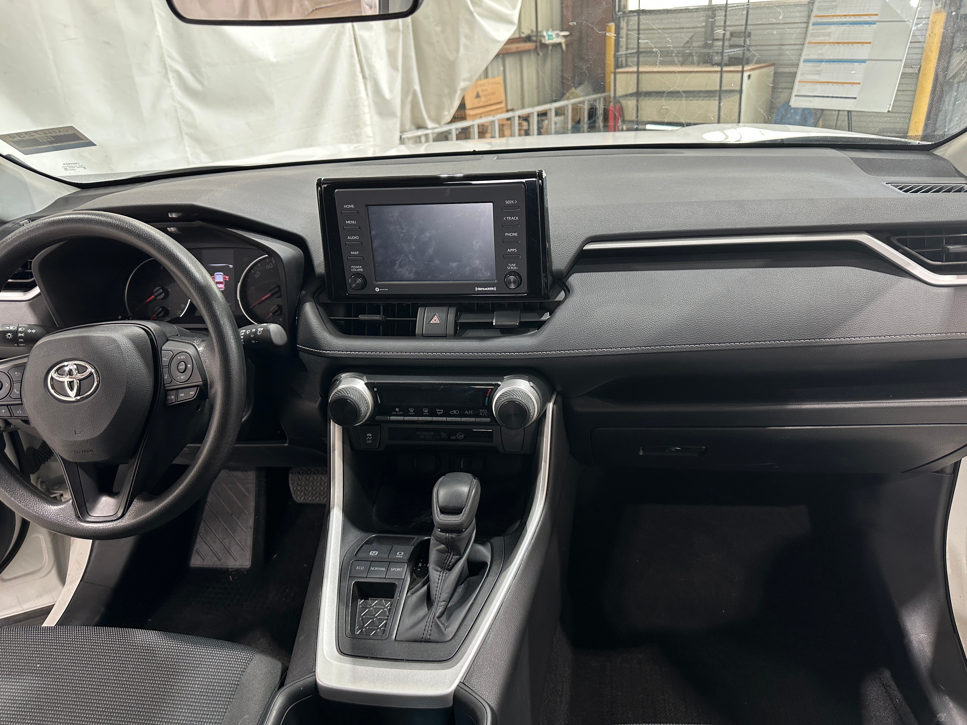 2022 Toyota RAV4 LE 3