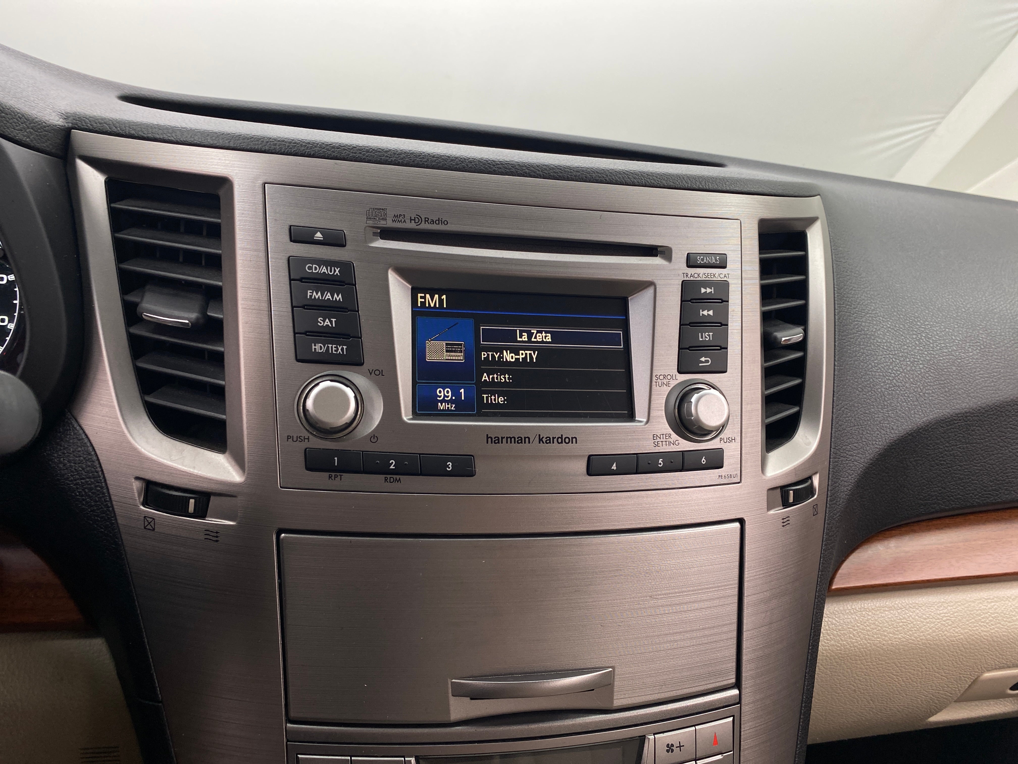 2014 Subaru Outback 2.5i Limited 3