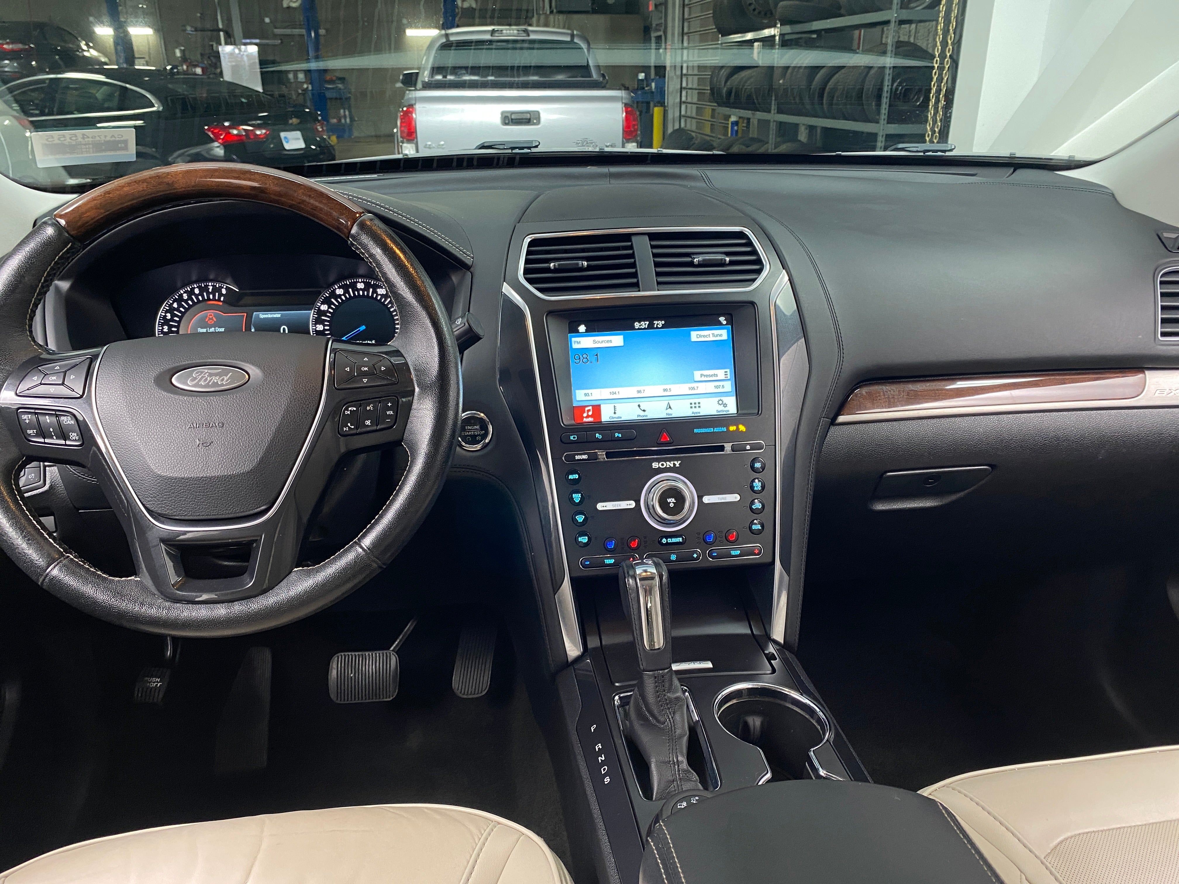 2017 Ford Explorer Platinum 2