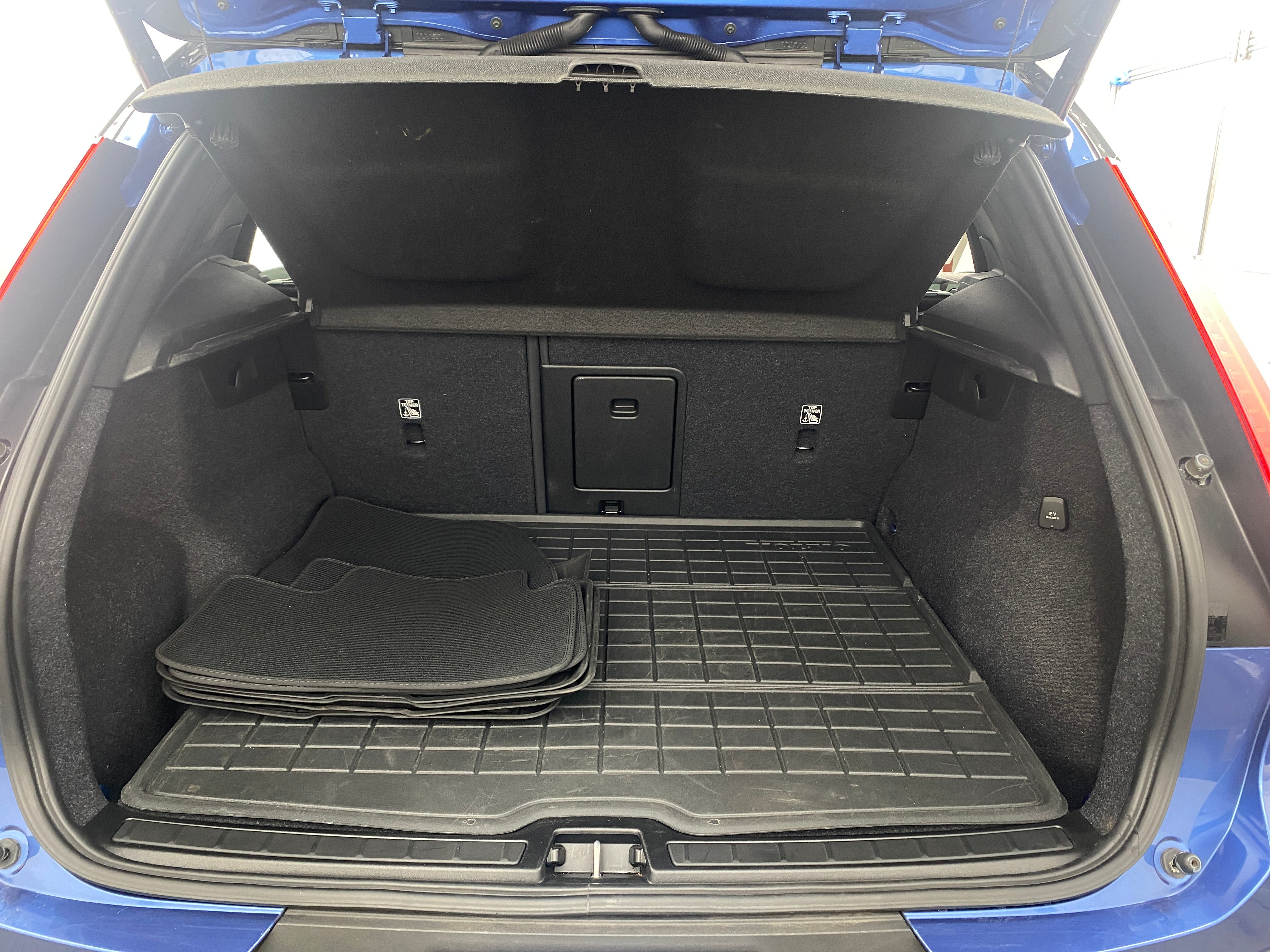 2021 Volvo XC40 Recharge Core 6