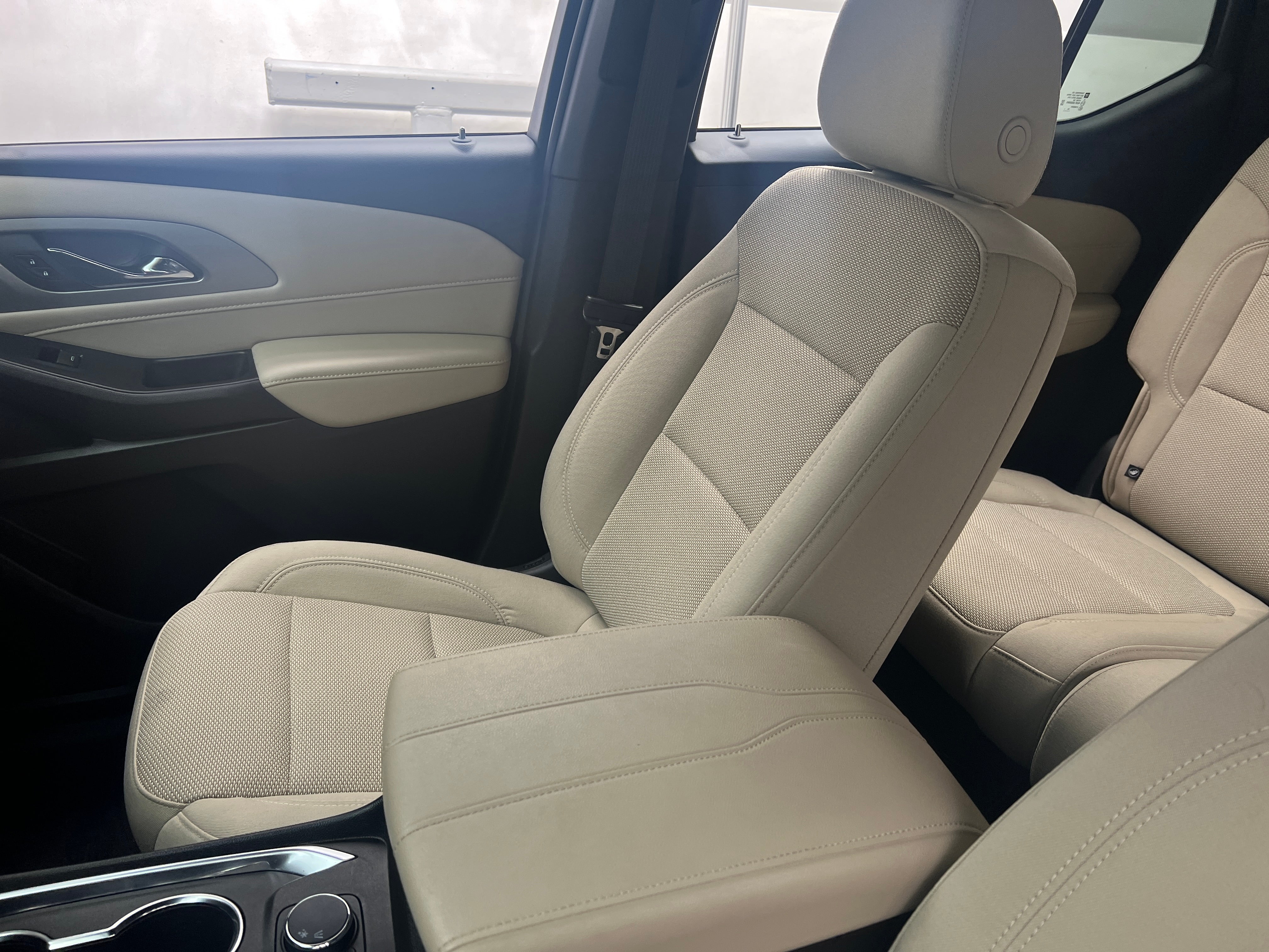 2024 Chevrolet Traverse LS 2