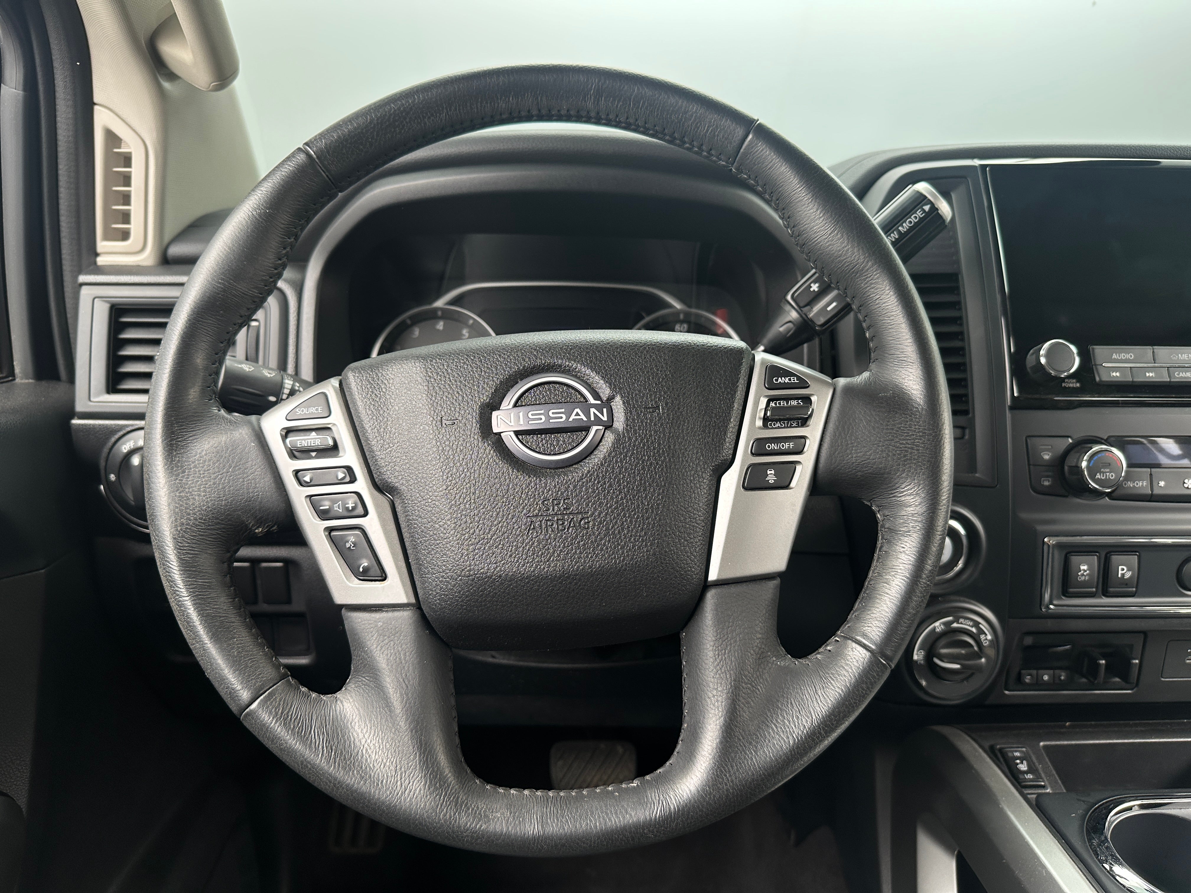 2023 Nissan Titan SV 5