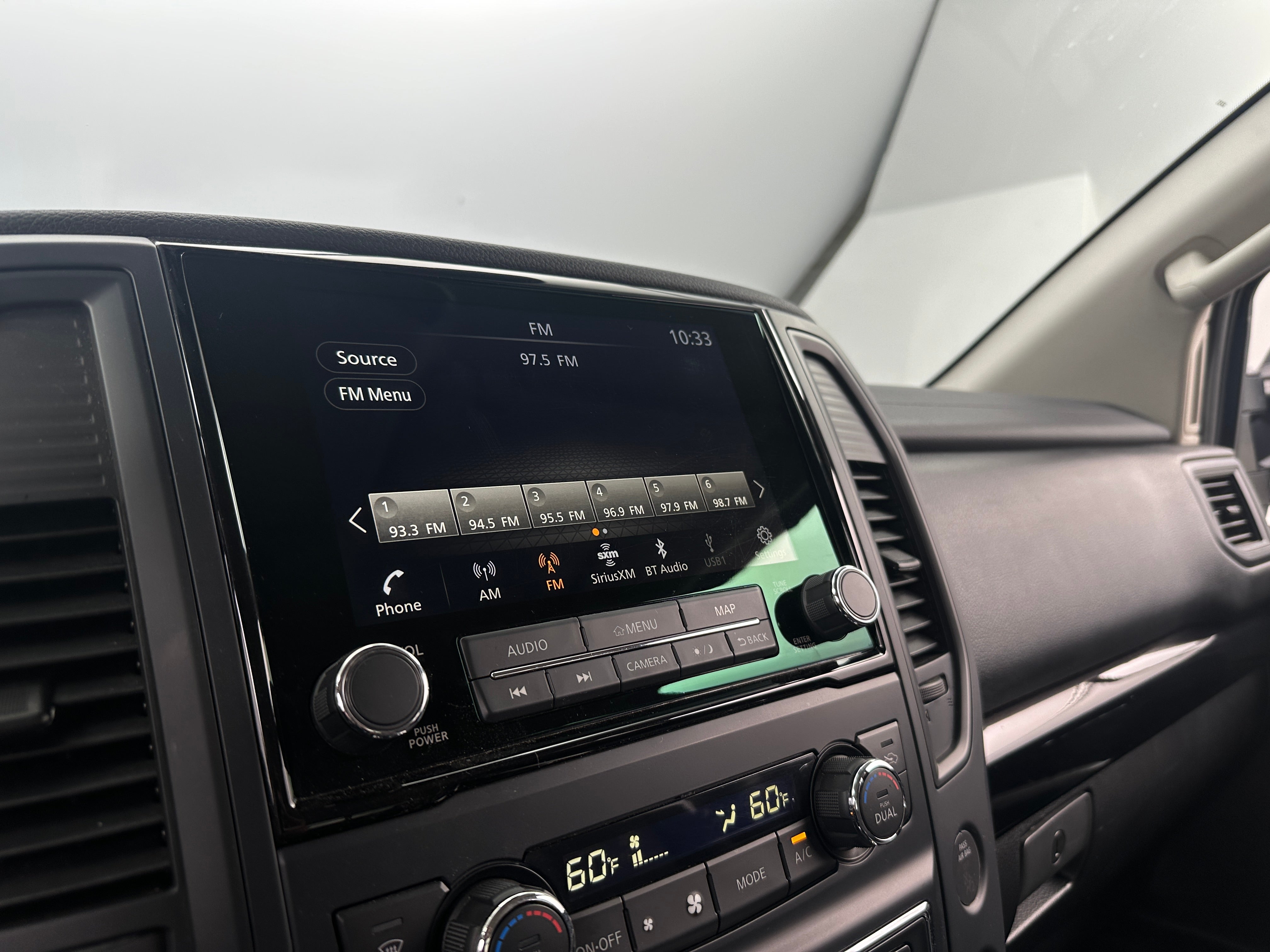 2023 Nissan Titan SV 4