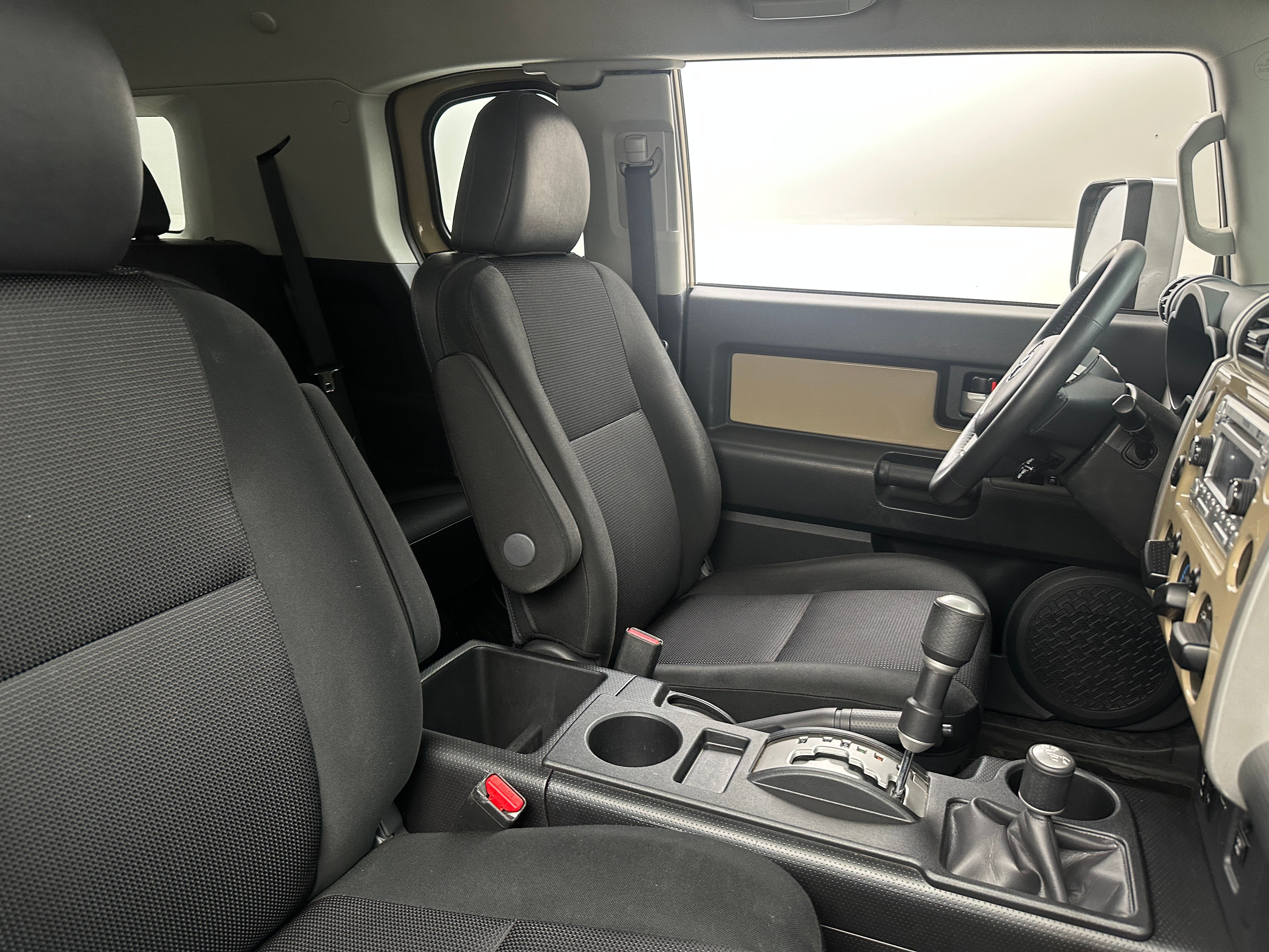 2014 Toyota FJ Cruiser Base 2