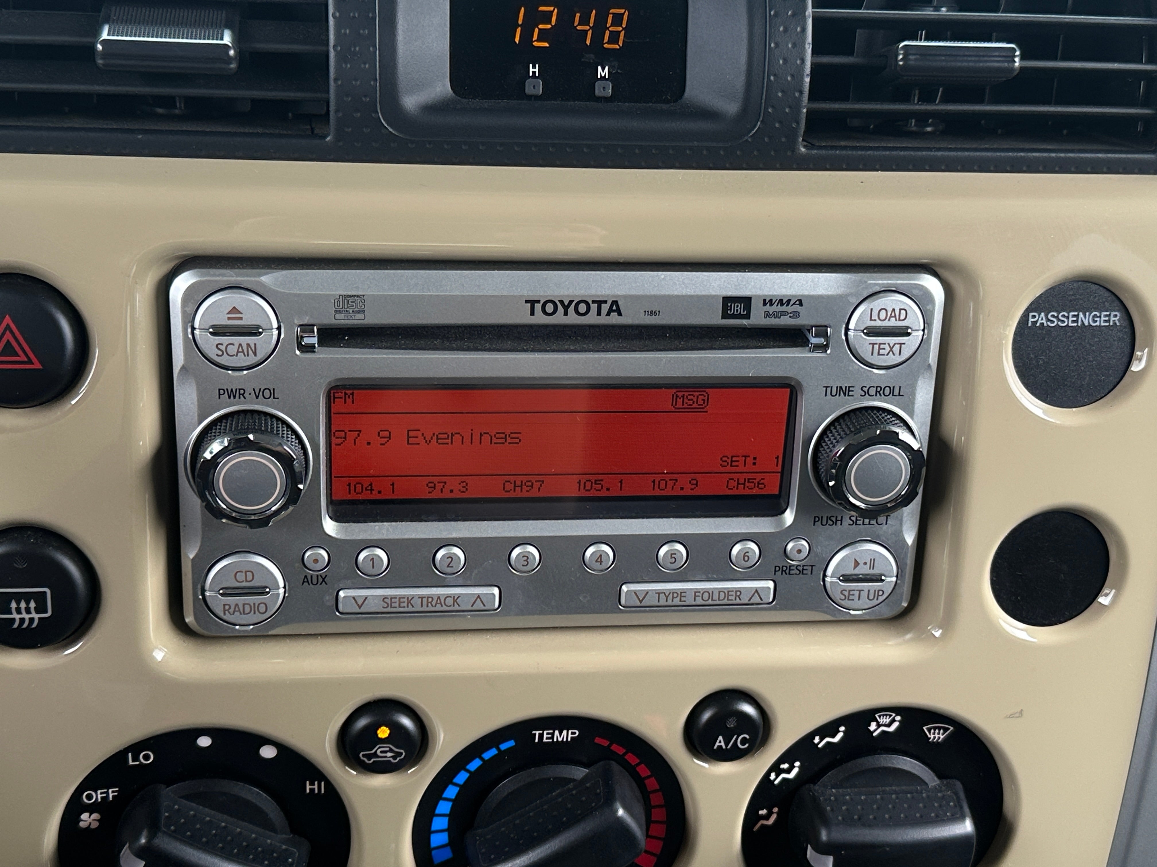 2014 Toyota FJ Cruiser Base 4