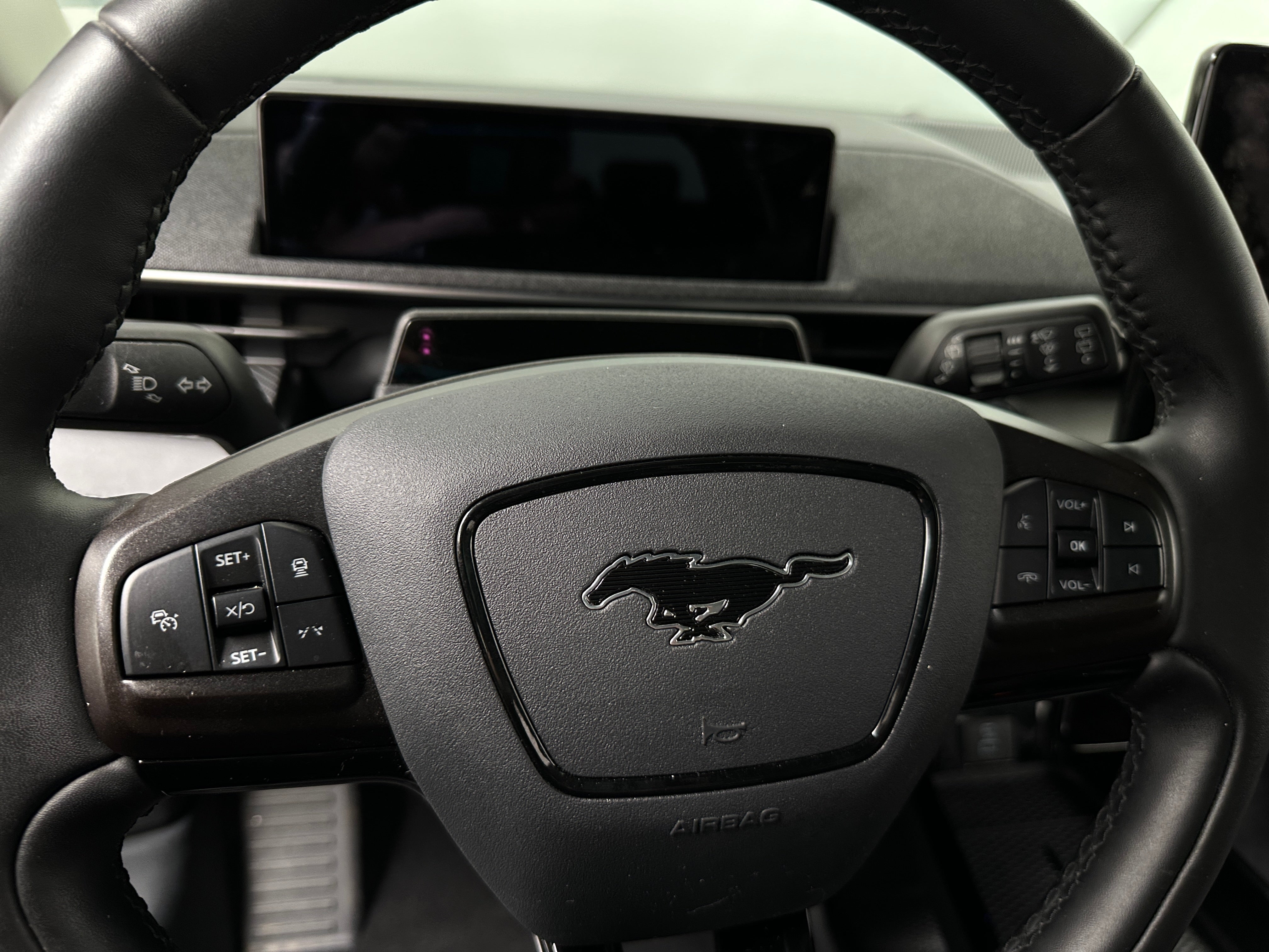 2022 Ford Mustang Mach-E Premium 4