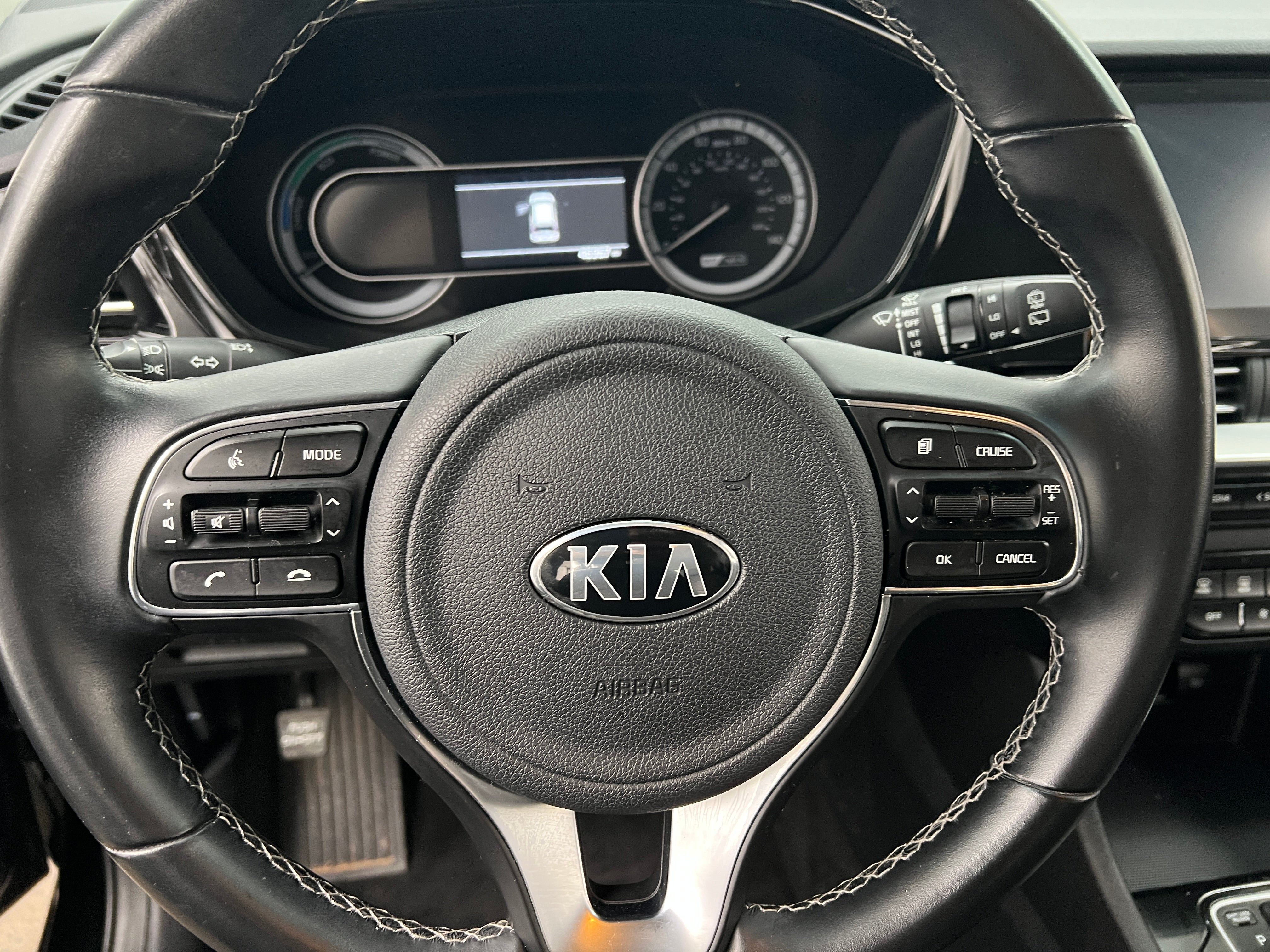 2020 Kia Niro LXS 5