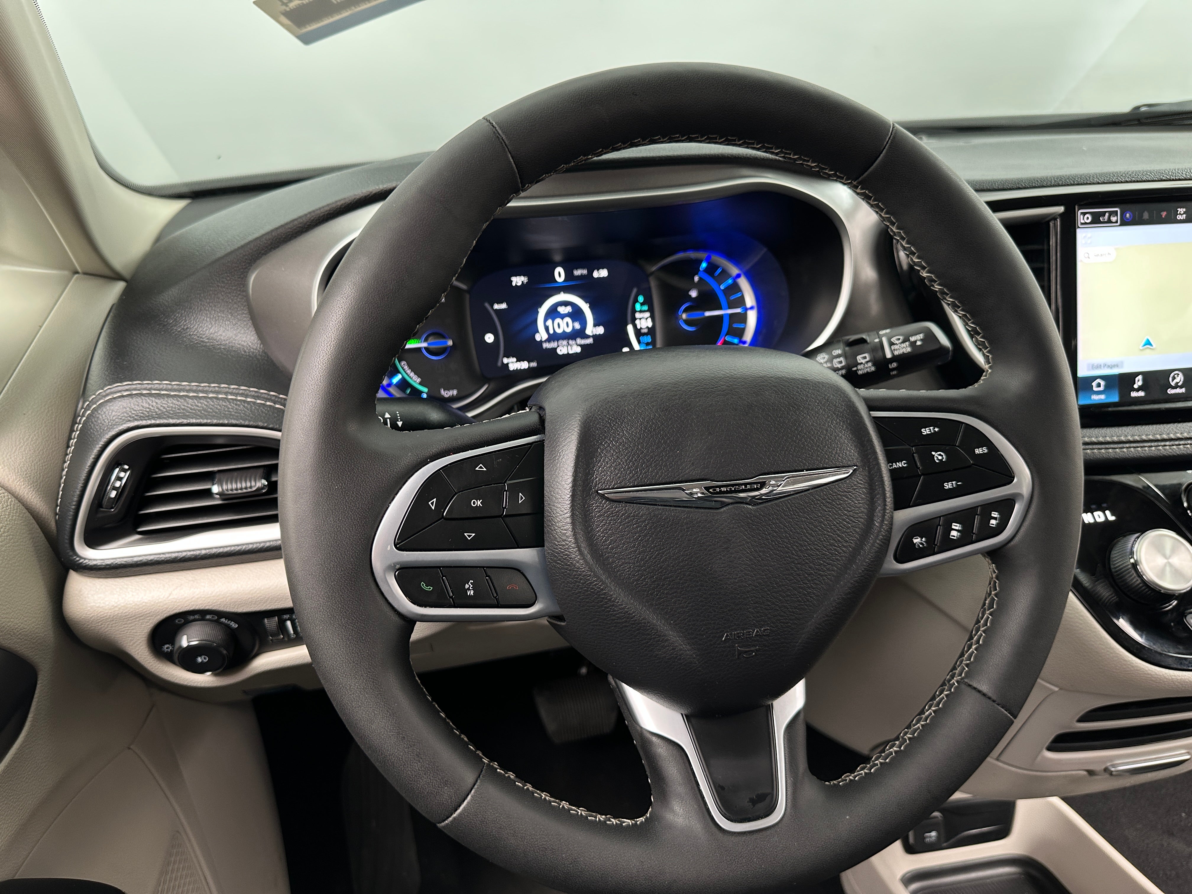 2024 Chrysler Pacifica Hybrid Select 4