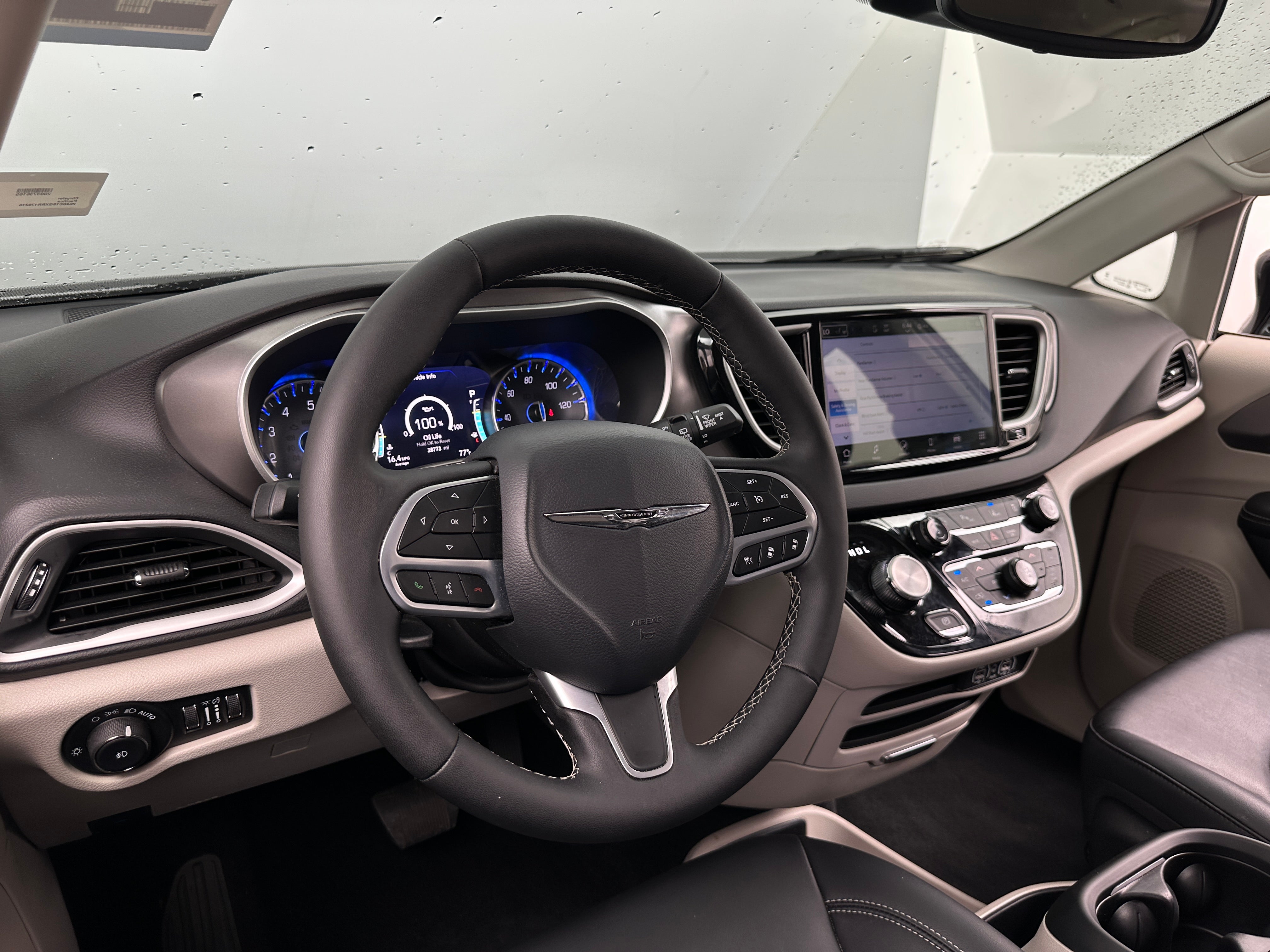 2024 Chrysler Pacifica Touring L 2