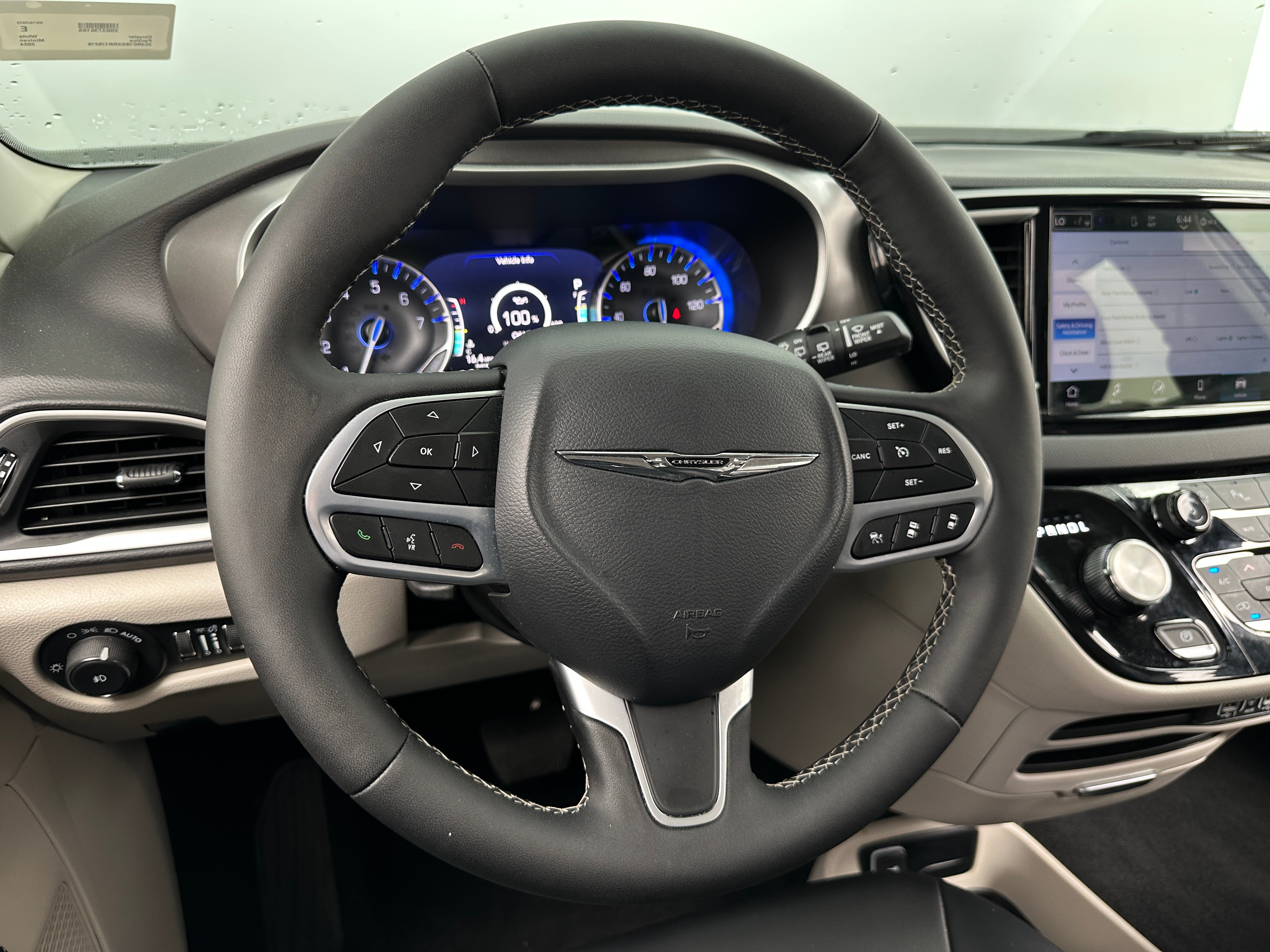2024 Chrysler Pacifica Touring L 4