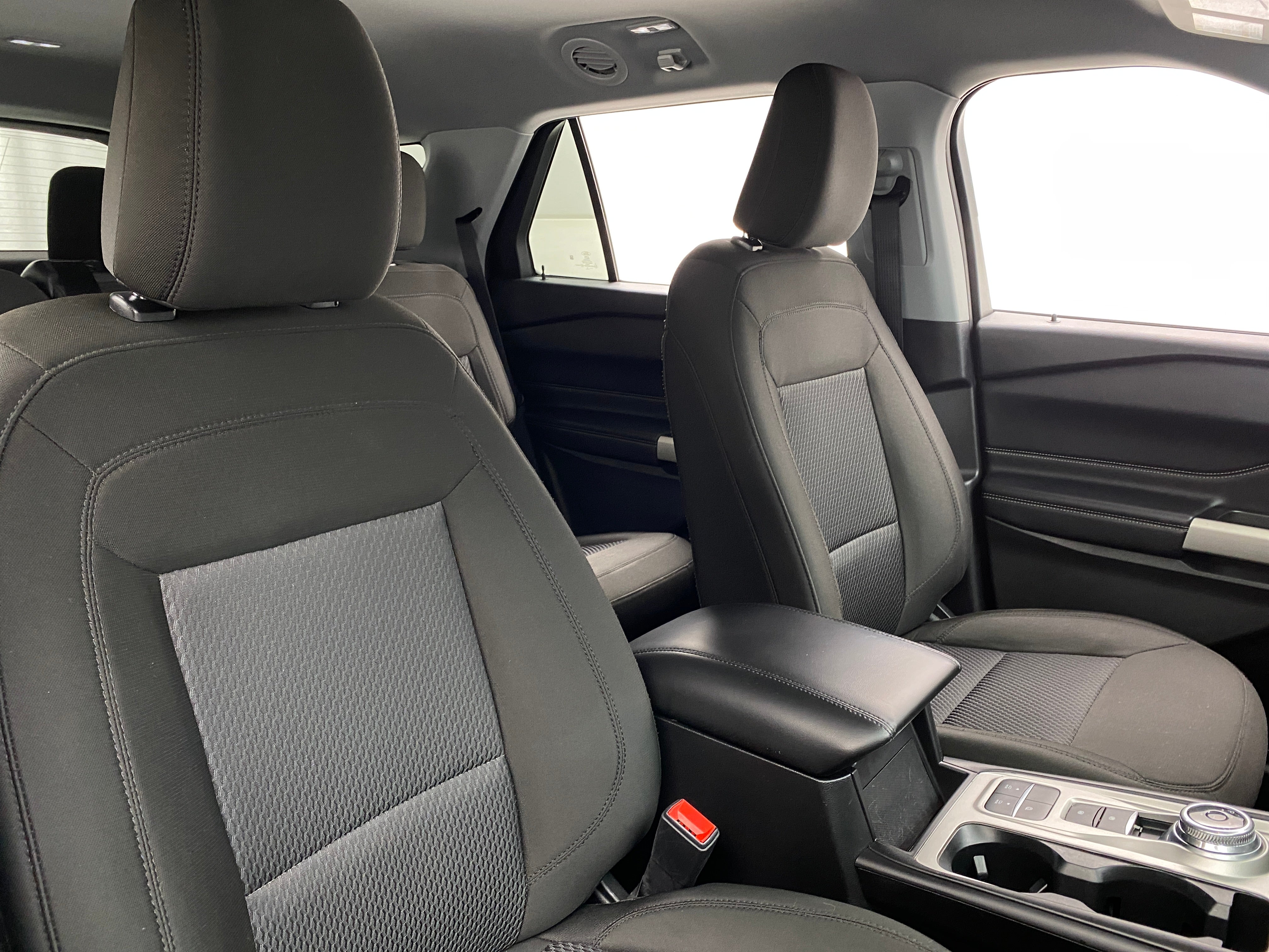 2022 Ford Explorer XLT 2