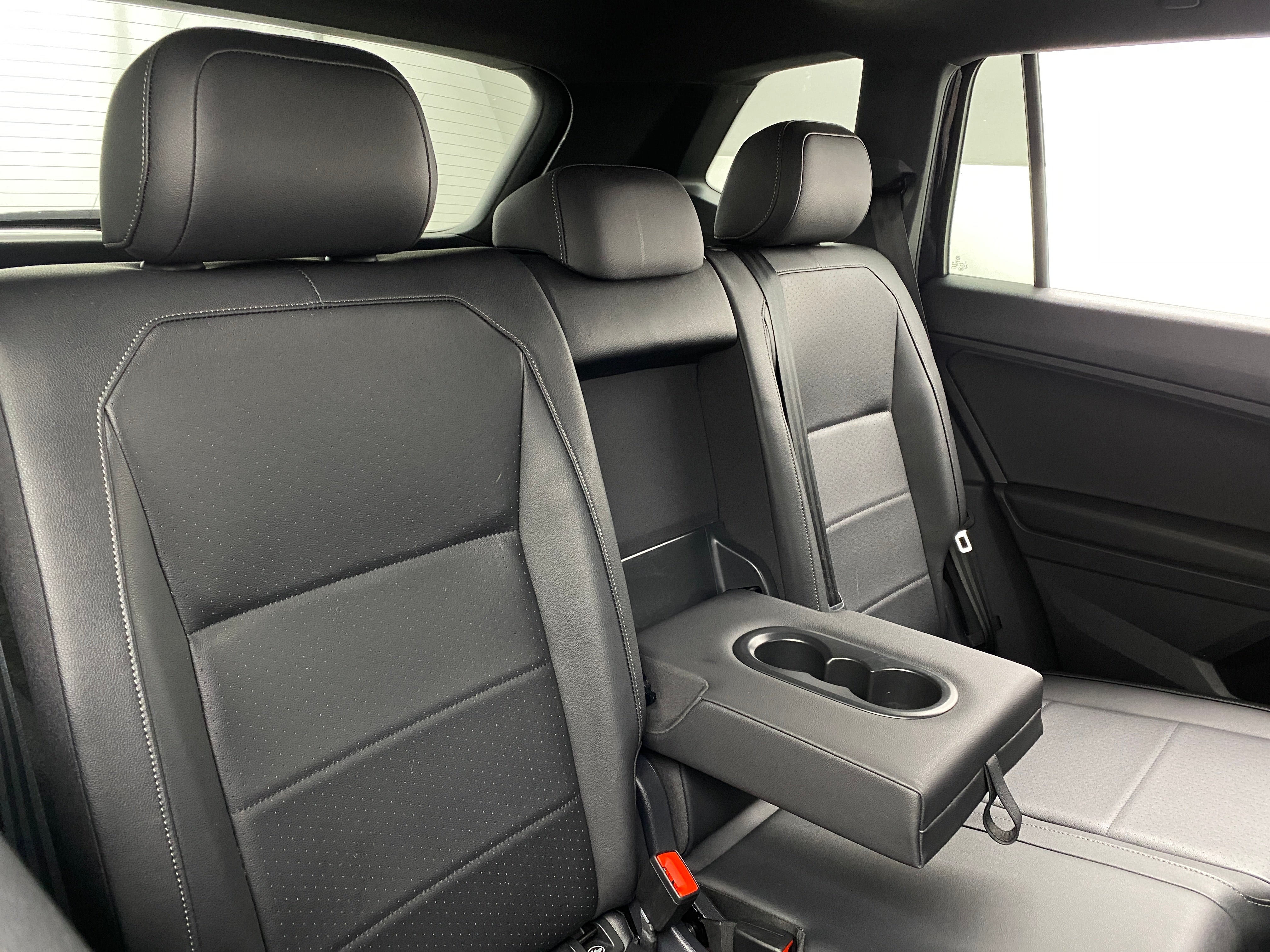 2020 Volkswagen Tiguan SE R-Line Black 5