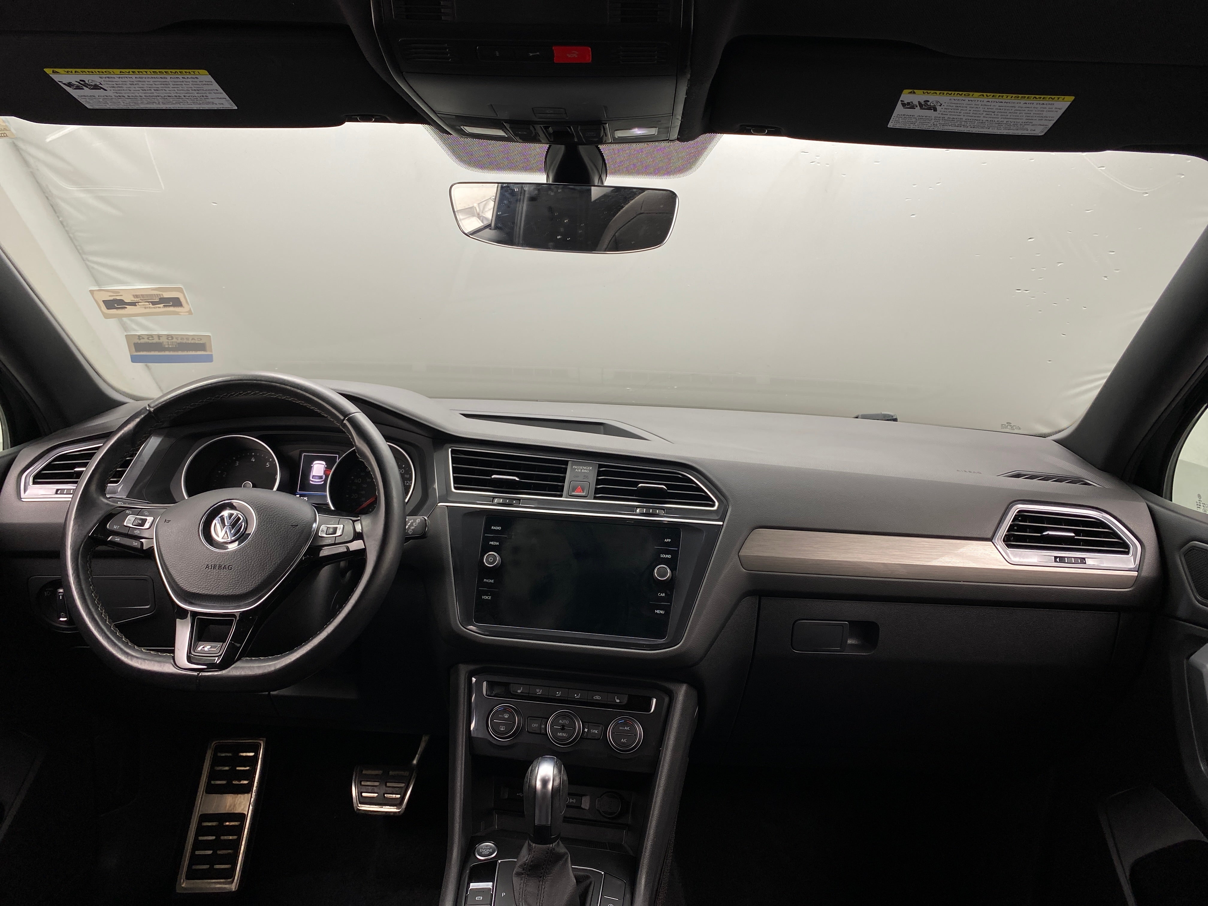 2020 Volkswagen Tiguan SE R-Line Black 2