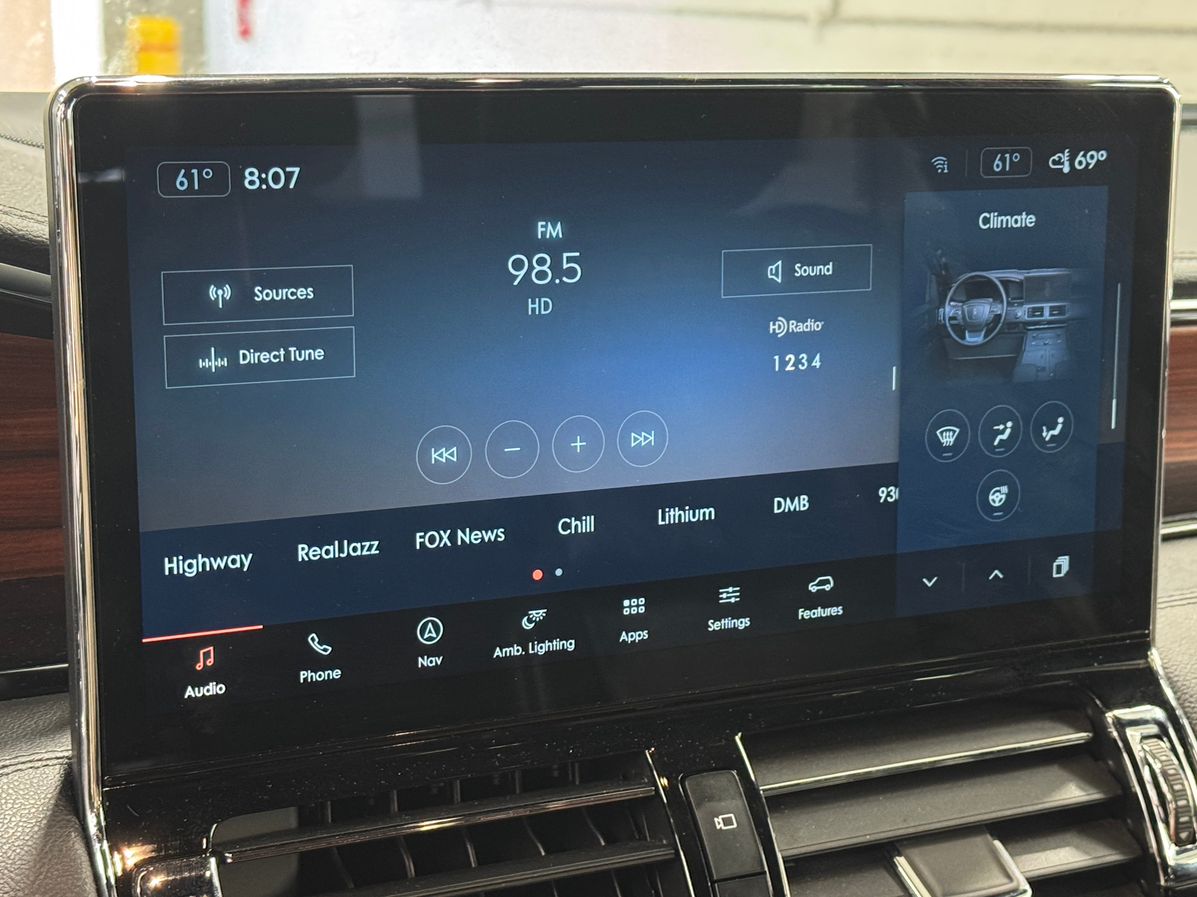 2024 Lincoln Navigator Premiere 3