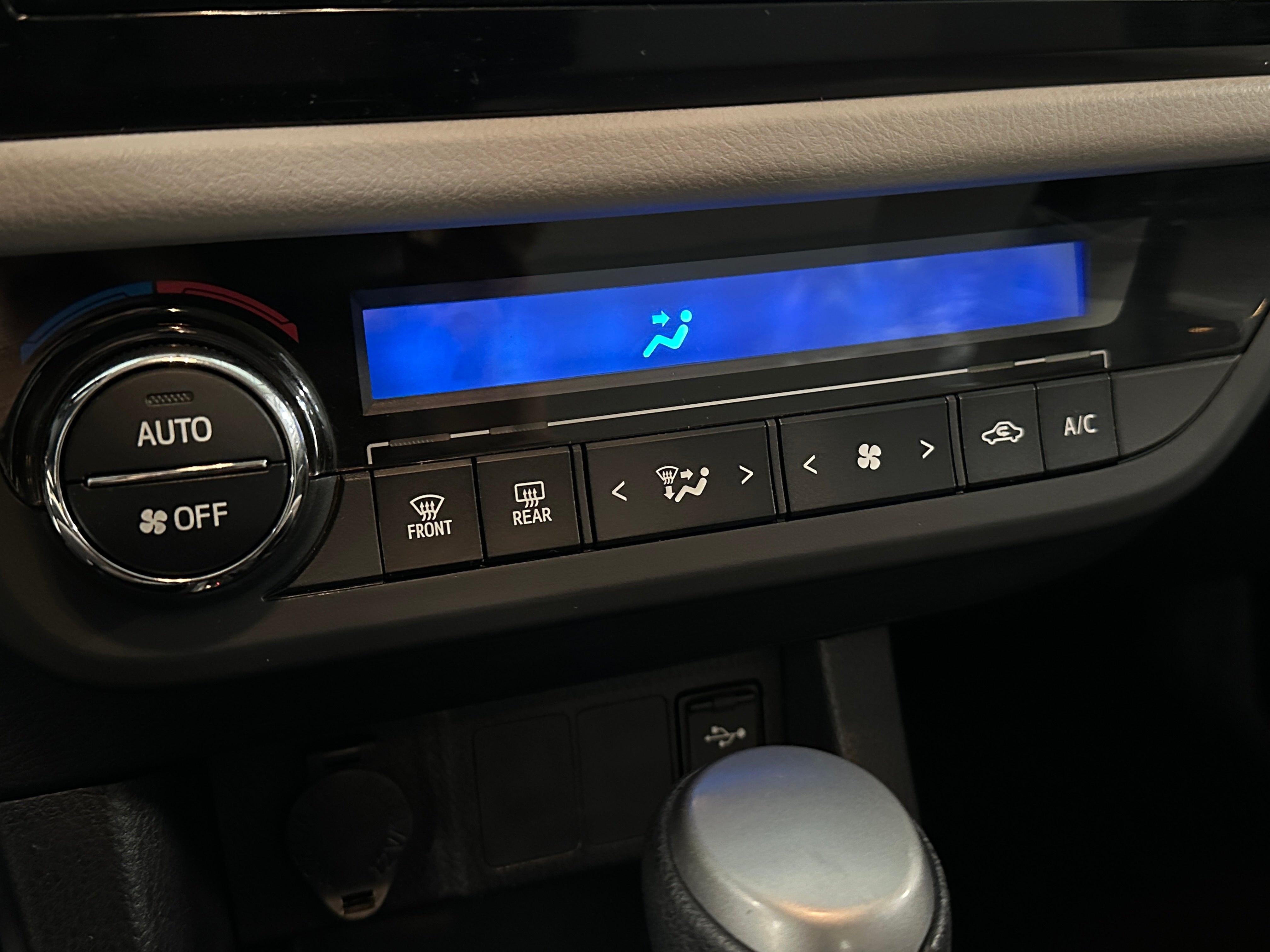 2014 Toyota Corolla LE 4