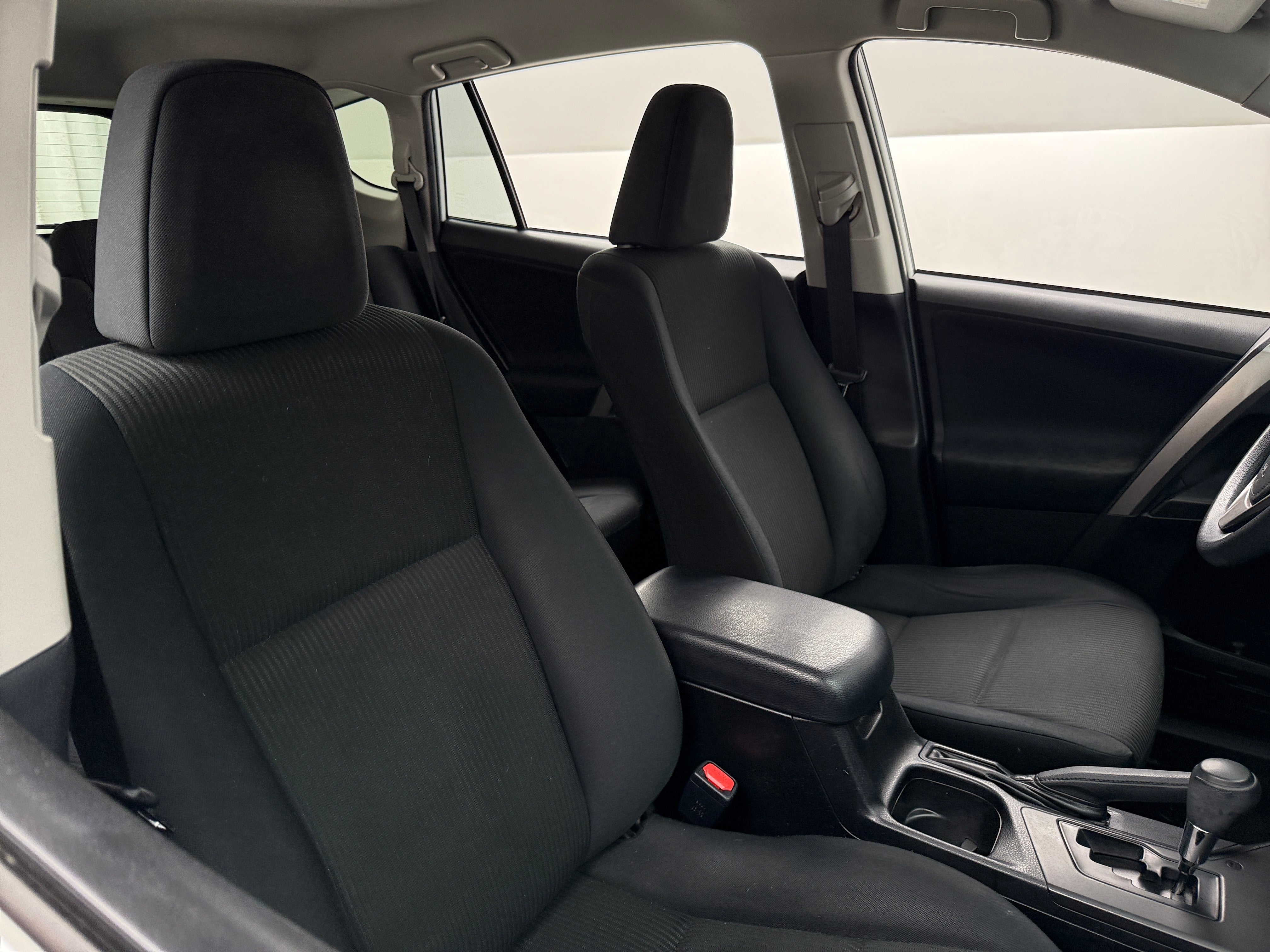 2016 Toyota RAV4 LE 2