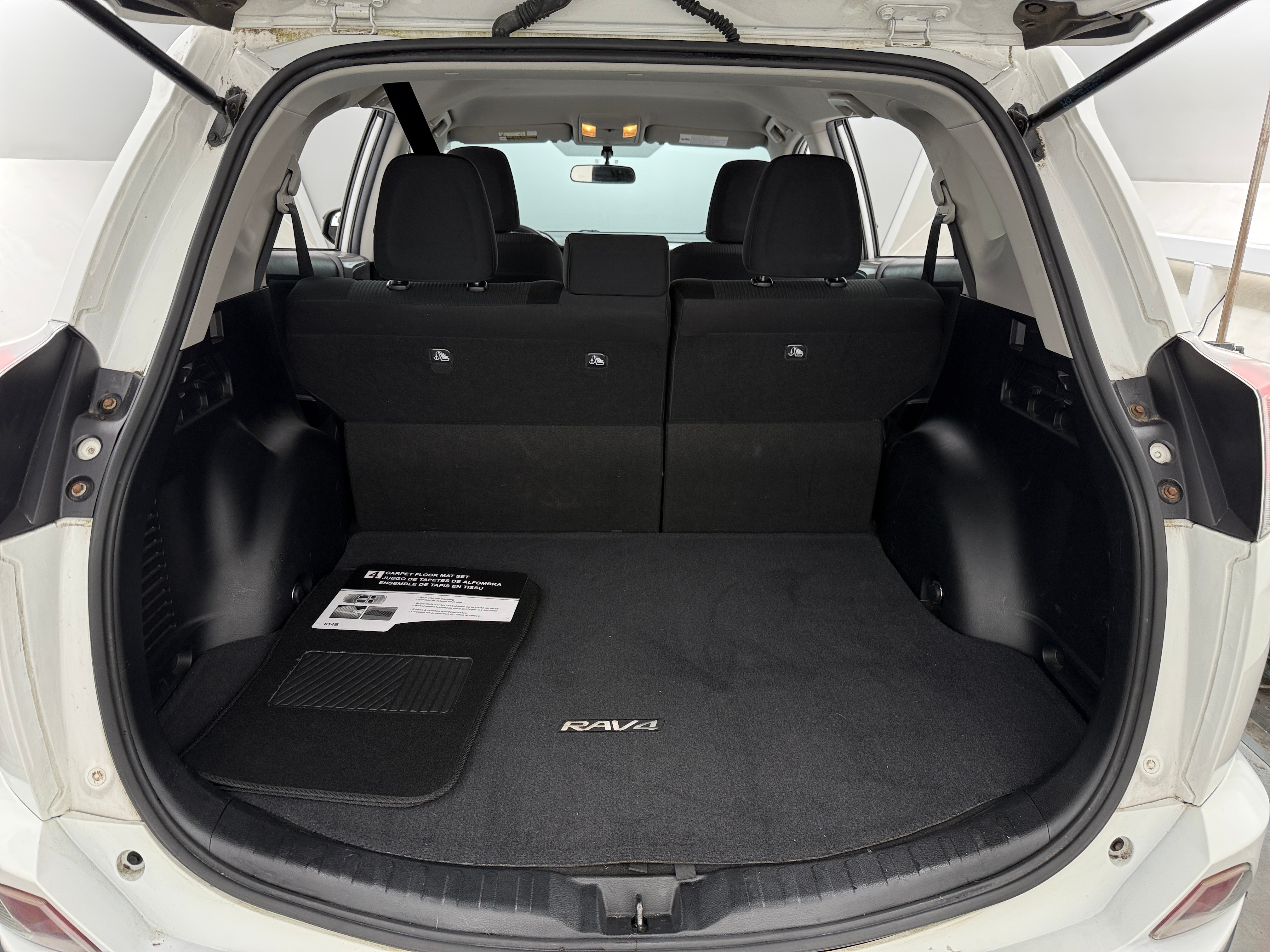 2016 Toyota RAV4 LE 7