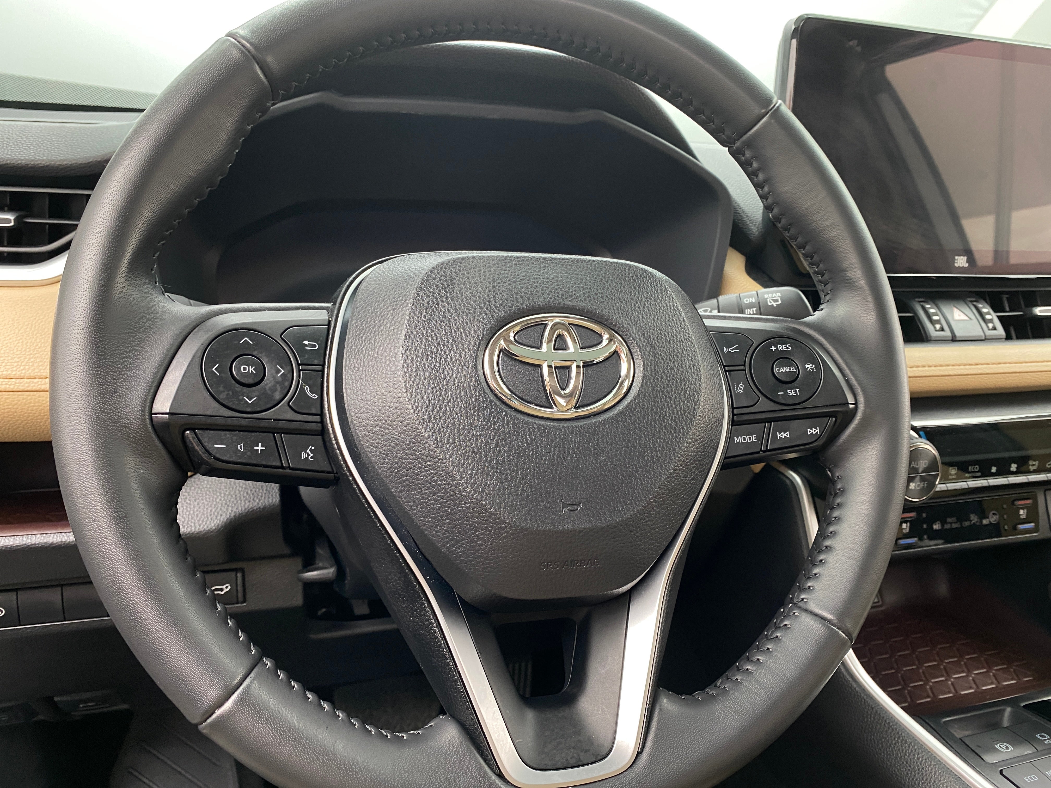 2023 Toyota RAV4 Limited 4
