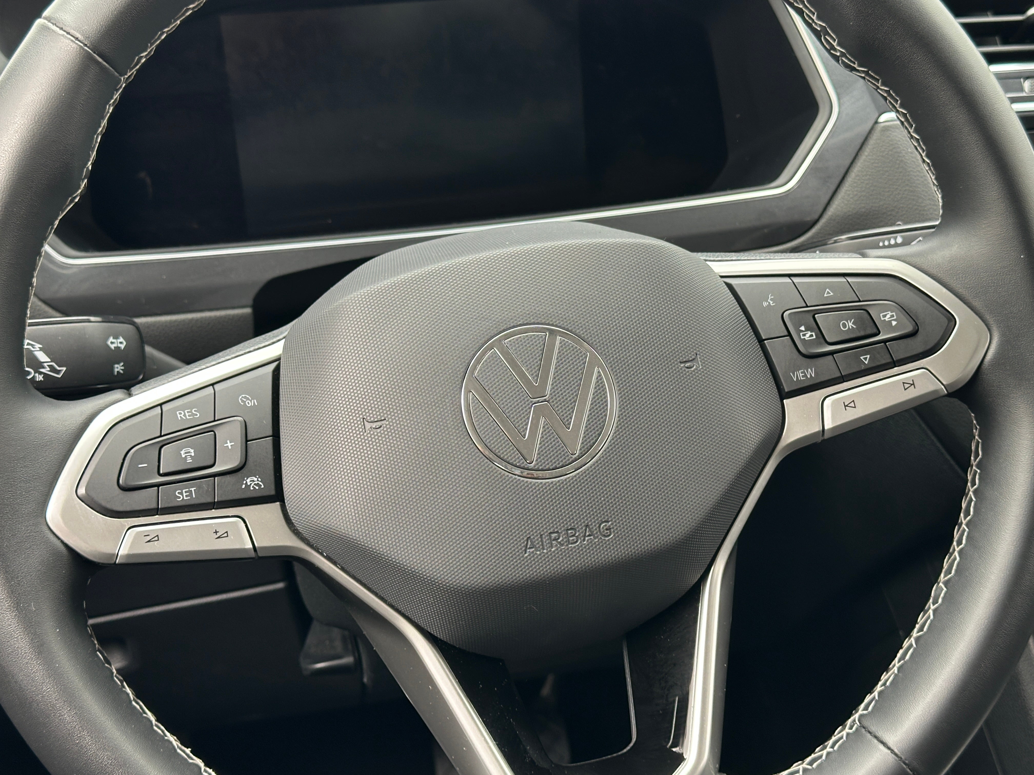 2022 Volkswagen Tiguan S 5