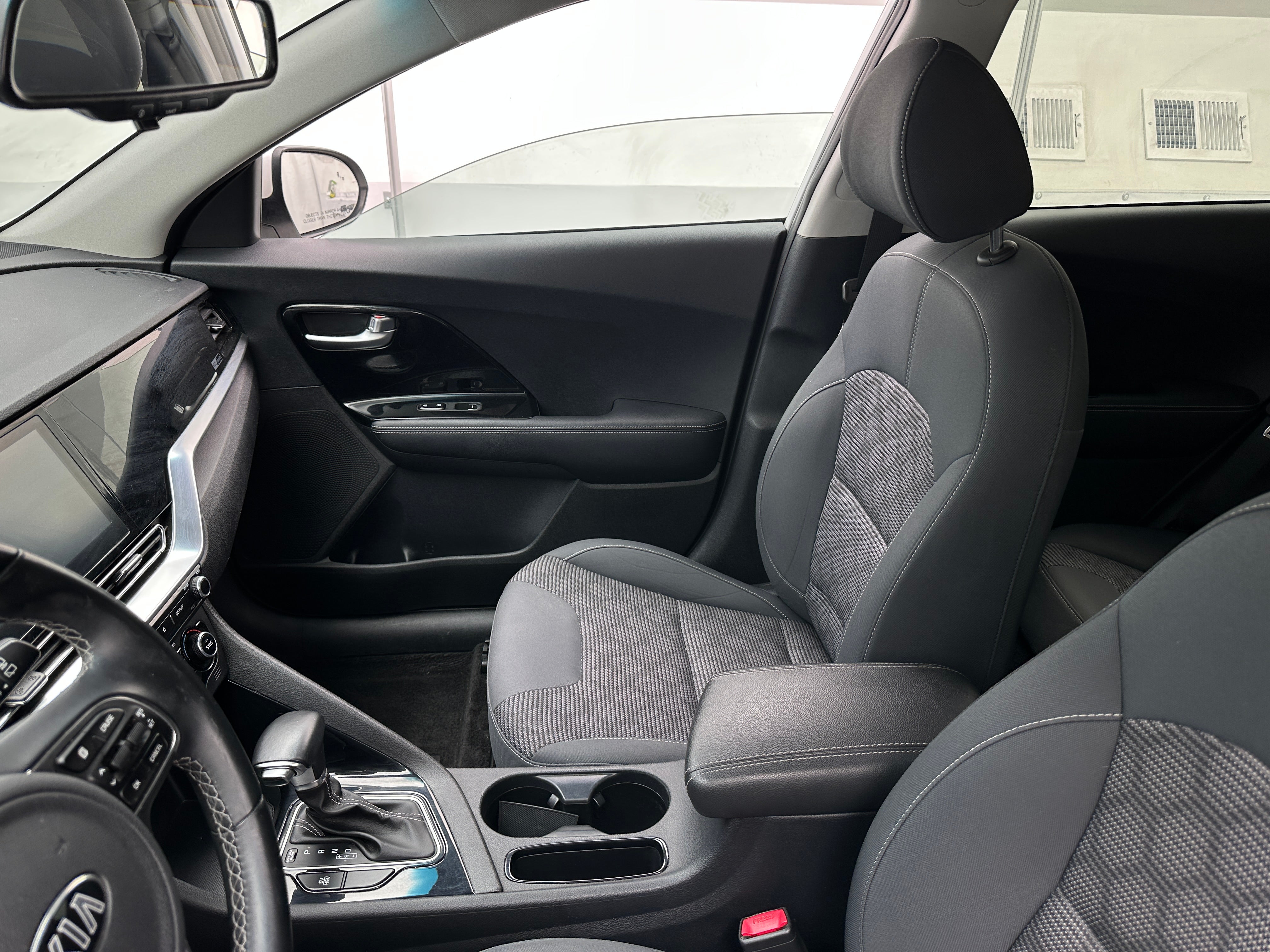 2020 Kia Niro LXS 2