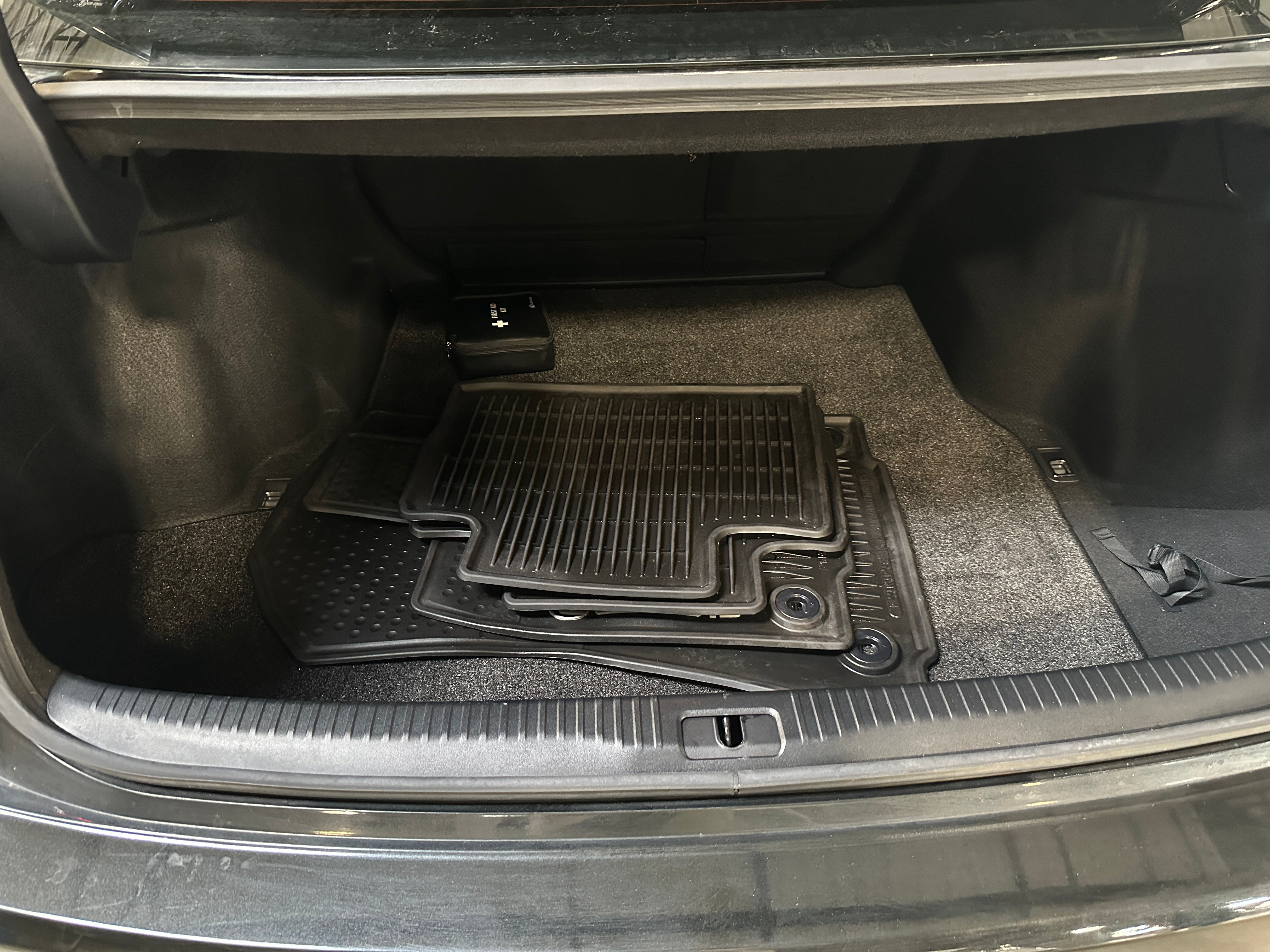 2018 Lexus IS 350 6