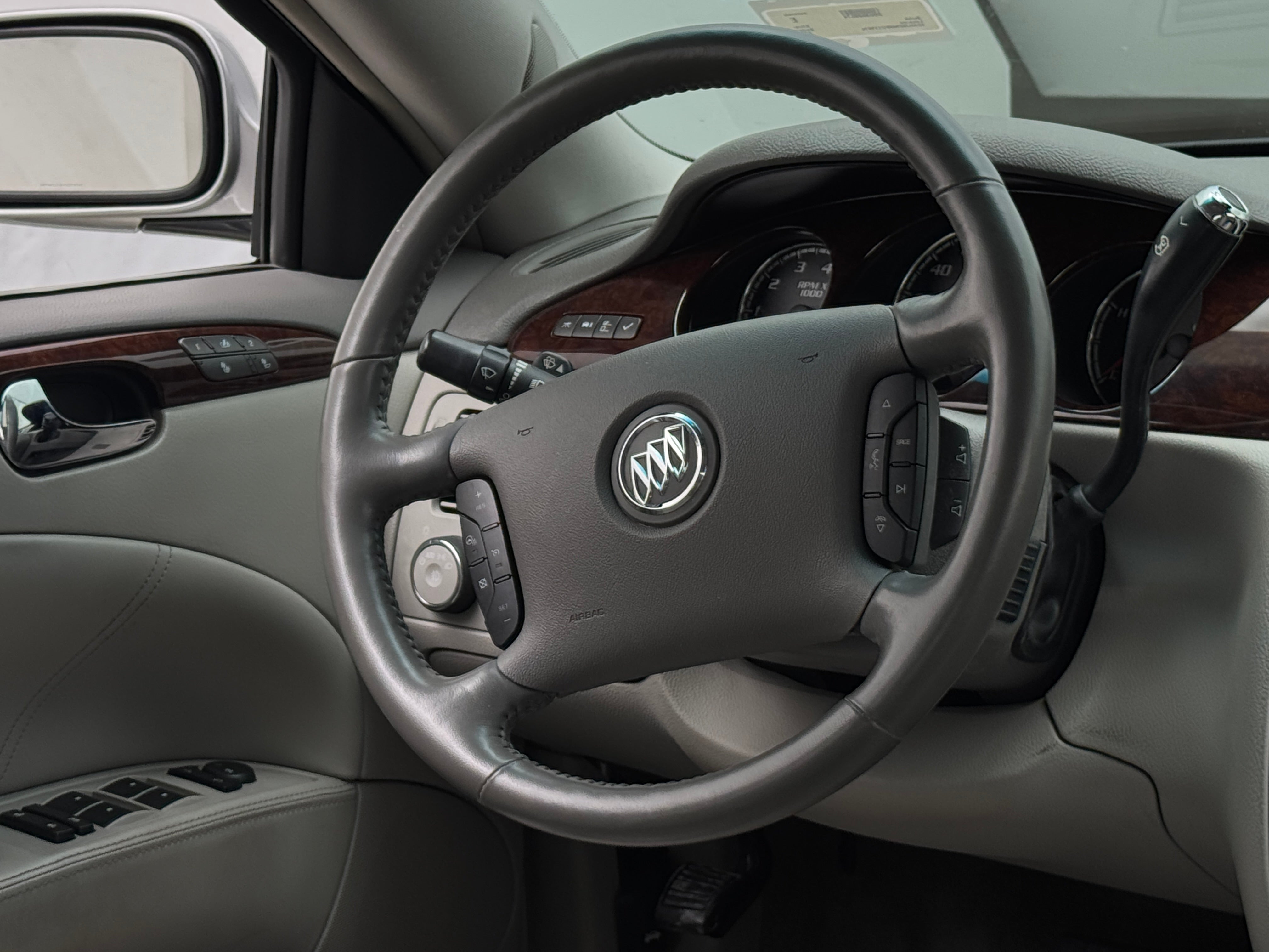 2011 Buick Lucerne CXL 4