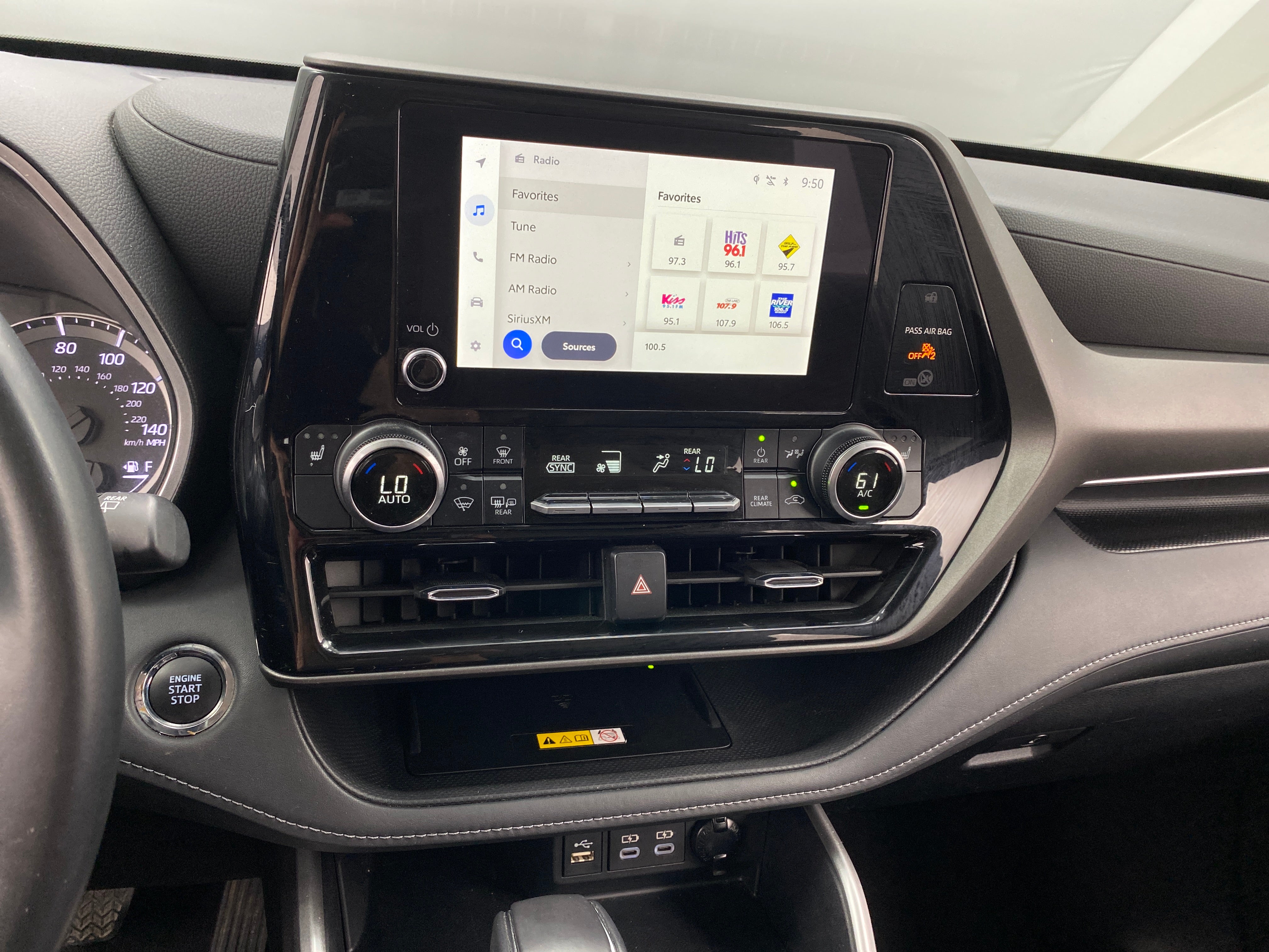 2023 Toyota Highlander XLE 3