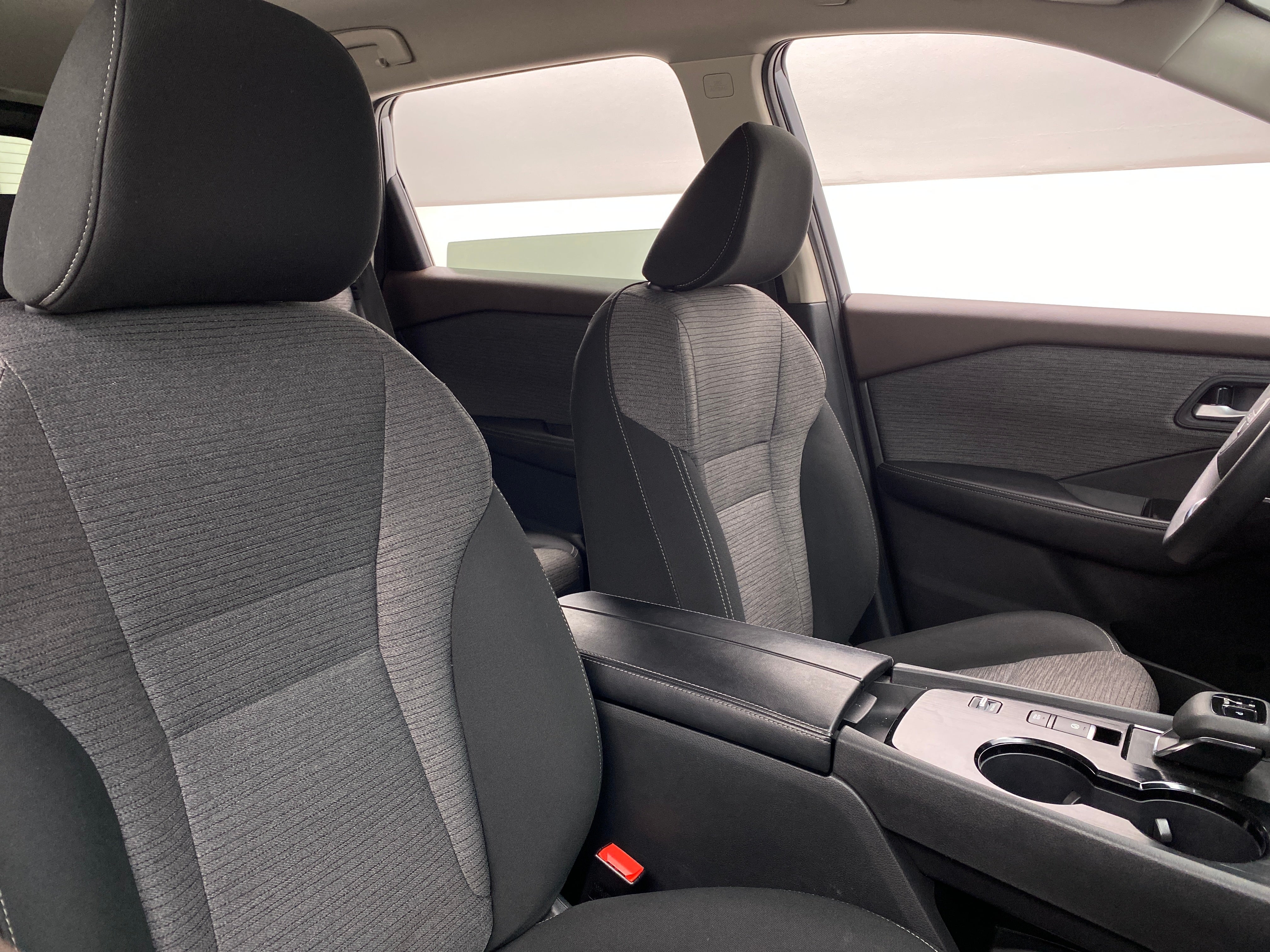 2023 Nissan Rogue SV 2