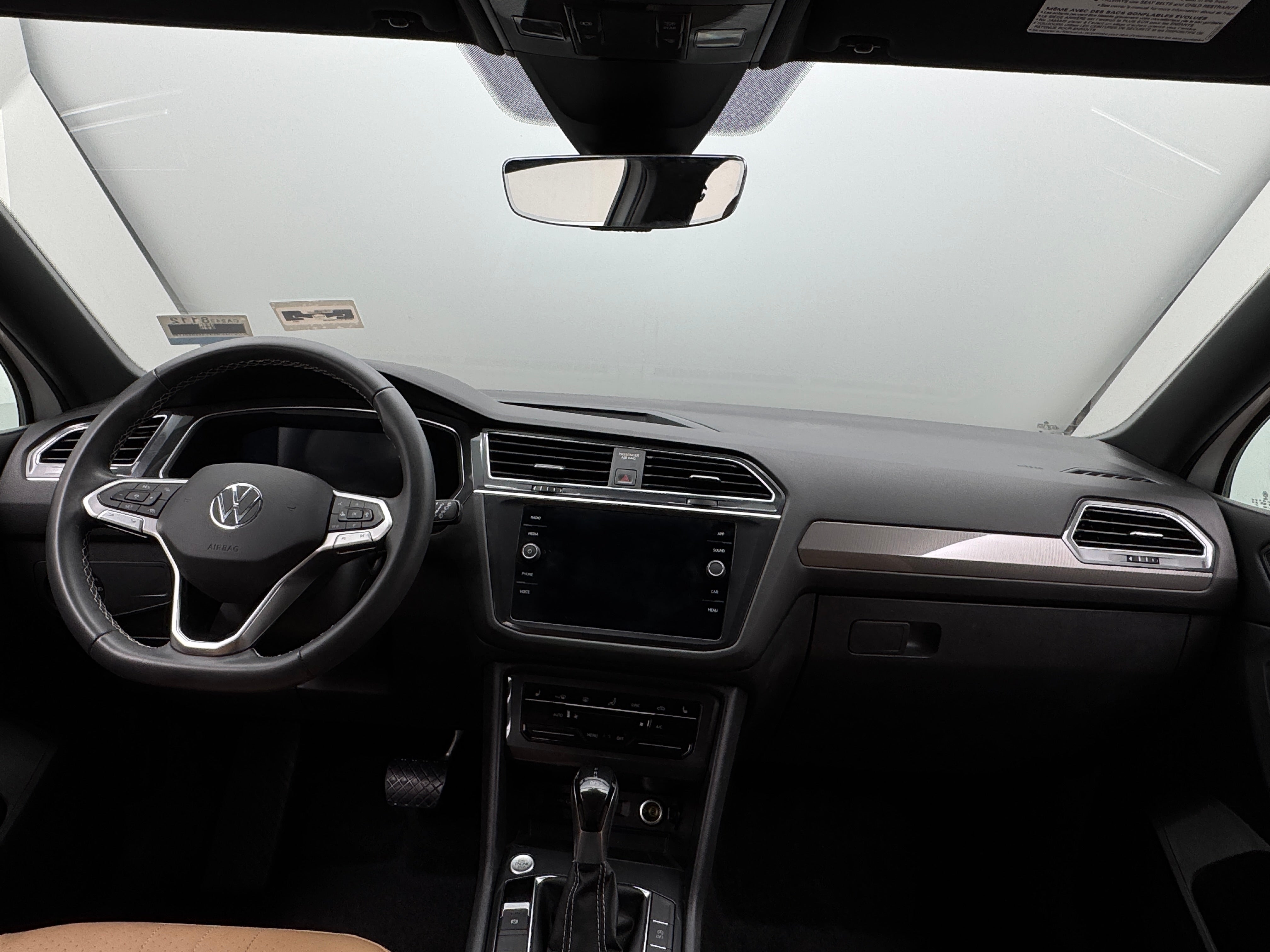 Thumbnail: 2023 Volkswagen Tiguan - 2