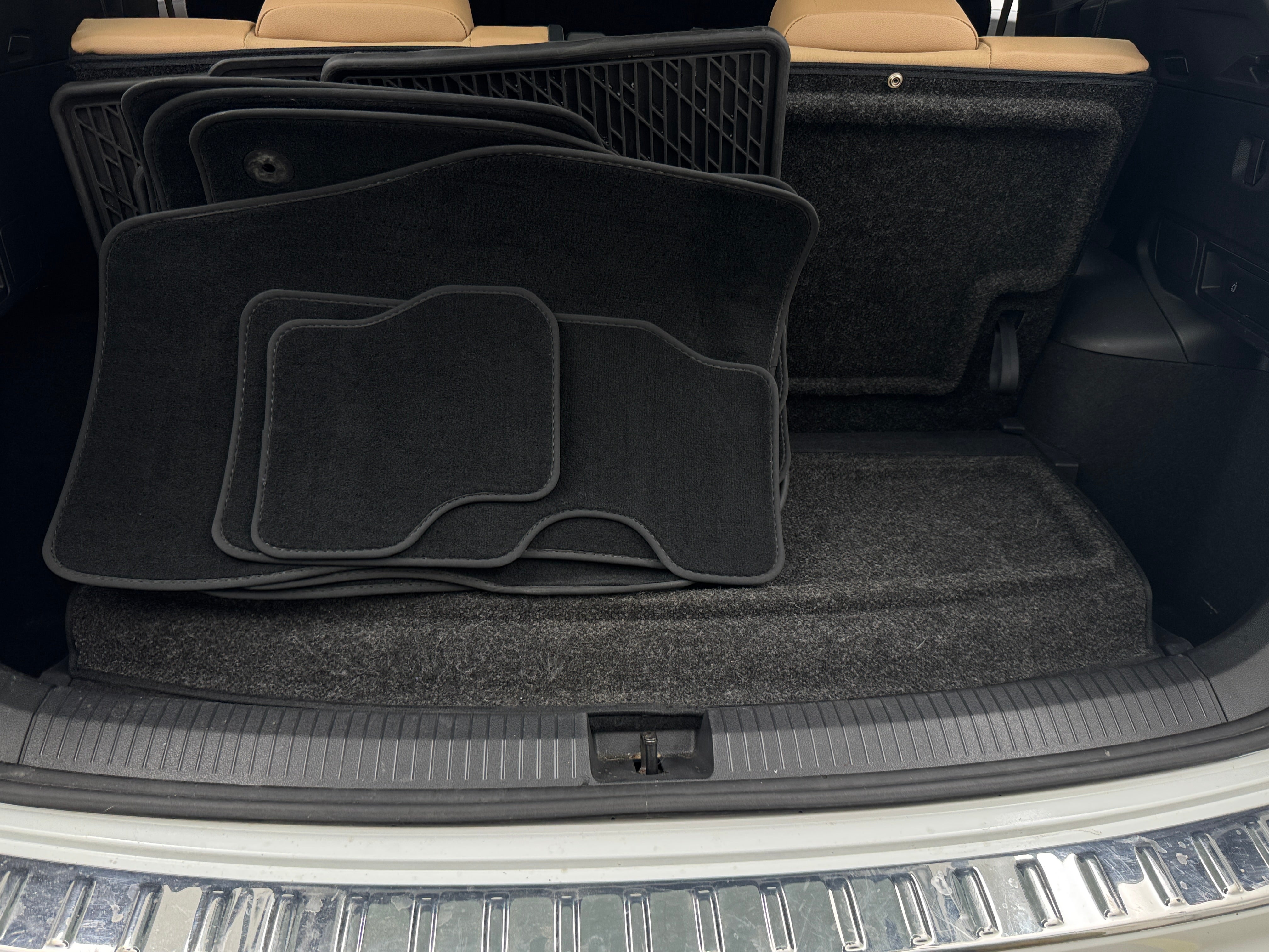 Thumbnail: 2023 Volkswagen Tiguan - 6
