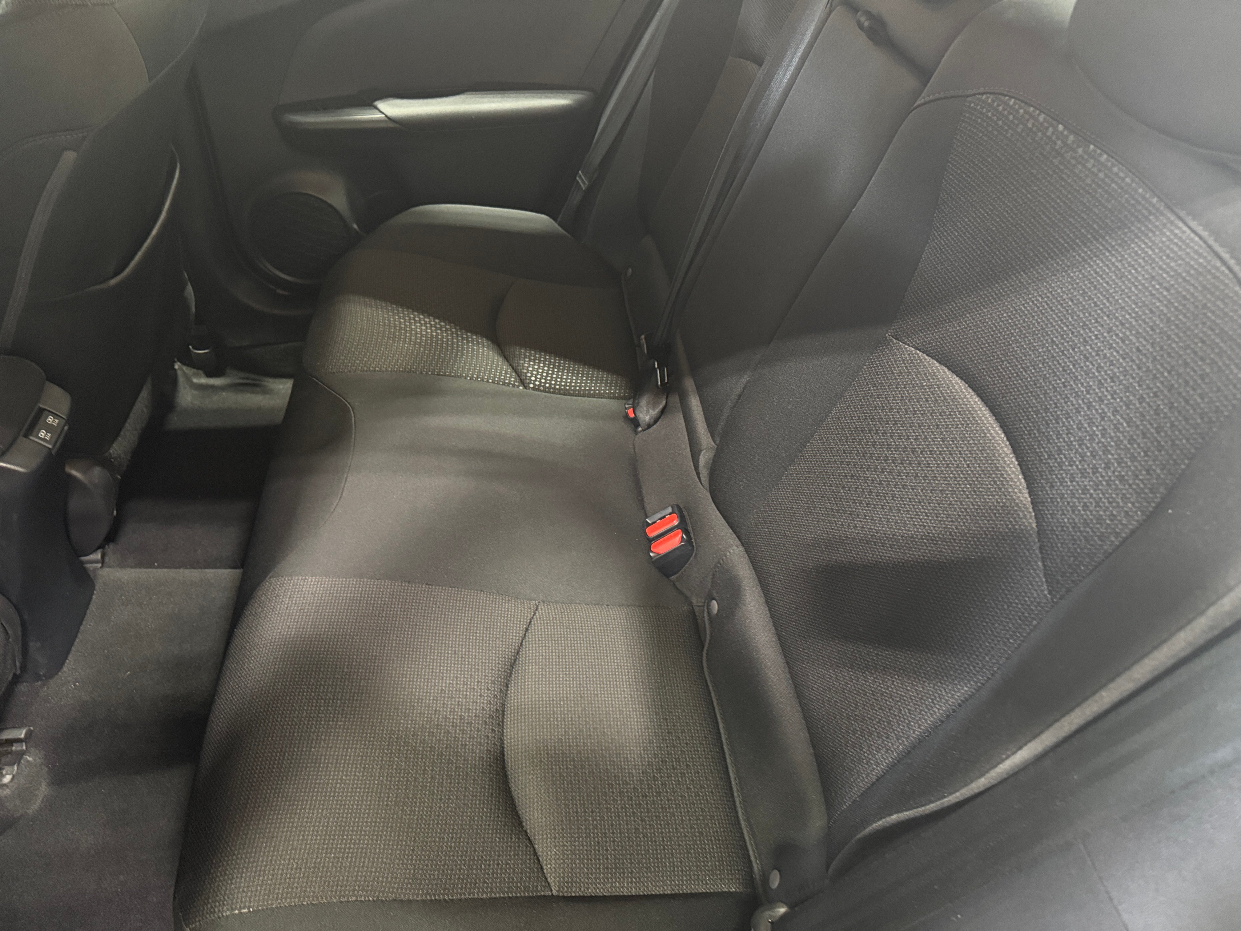2022 Toyota Prius LE 6