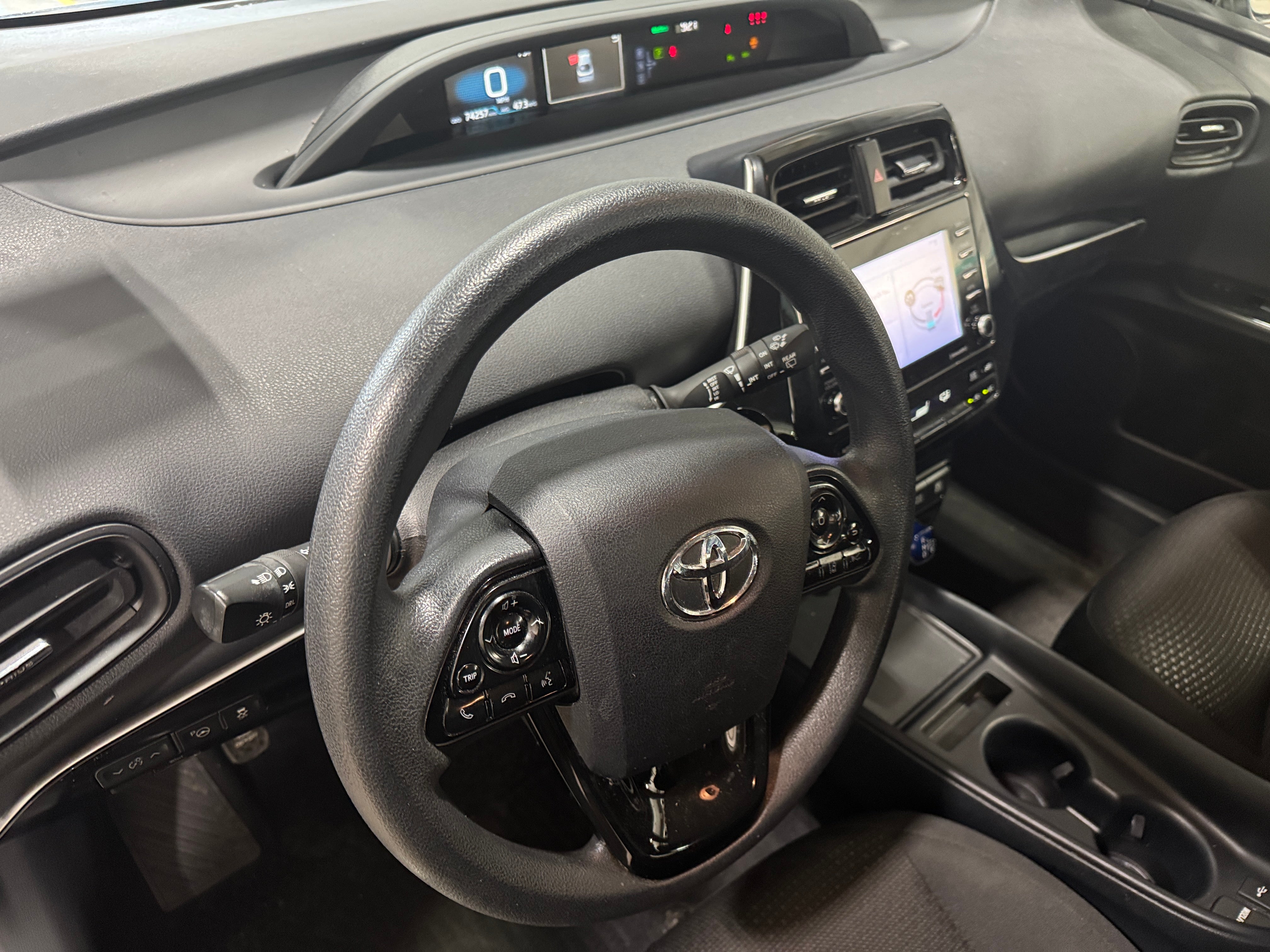 2022 Toyota Prius LE 3