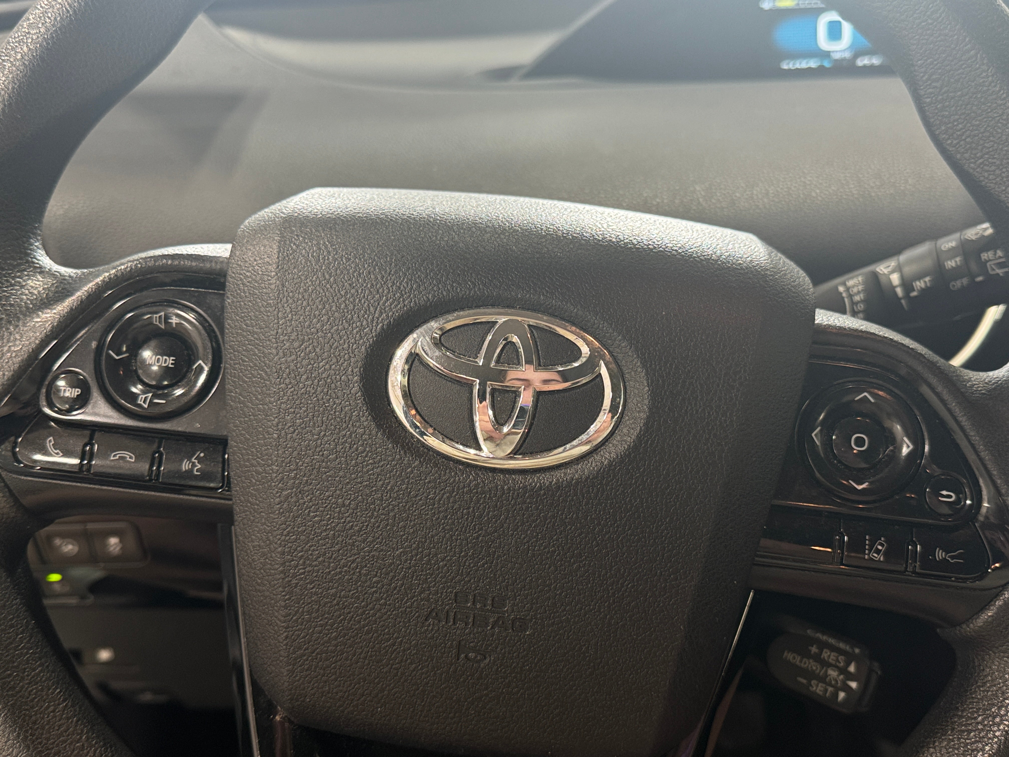 2022 Toyota Prius LE 5