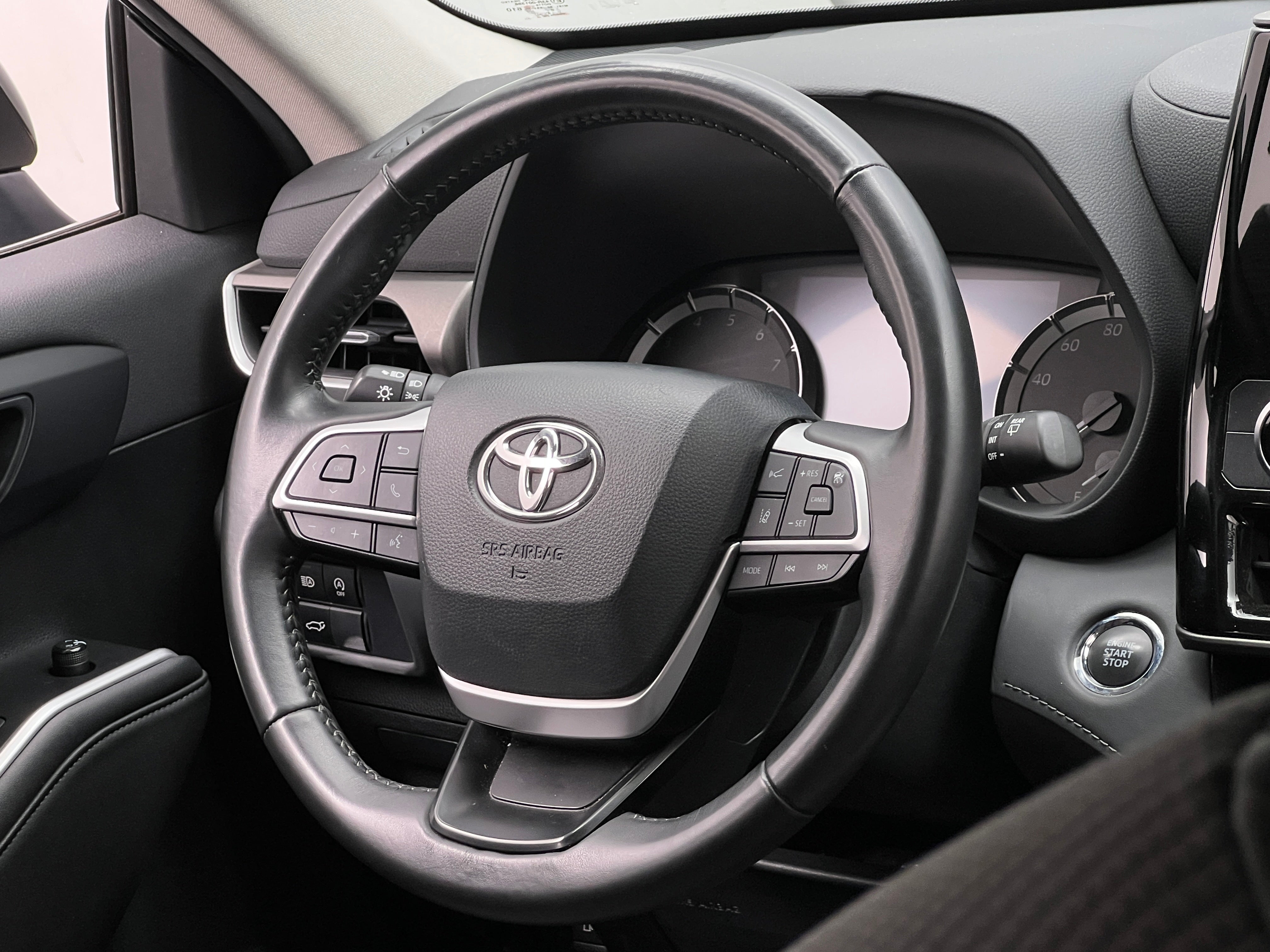 2023 Toyota Highlander LE 5