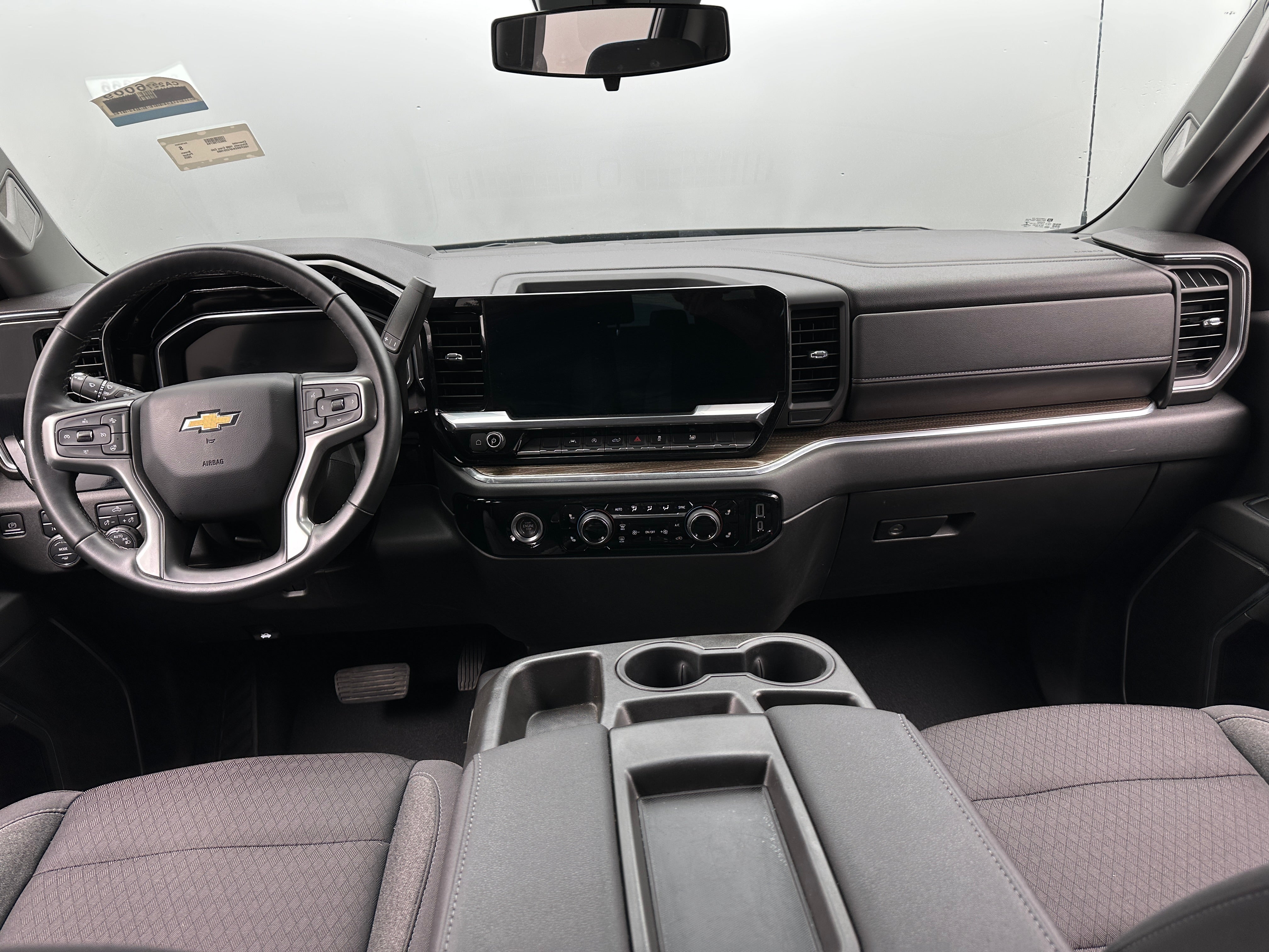 2023 Chevrolet Silverado 1500 LT 3