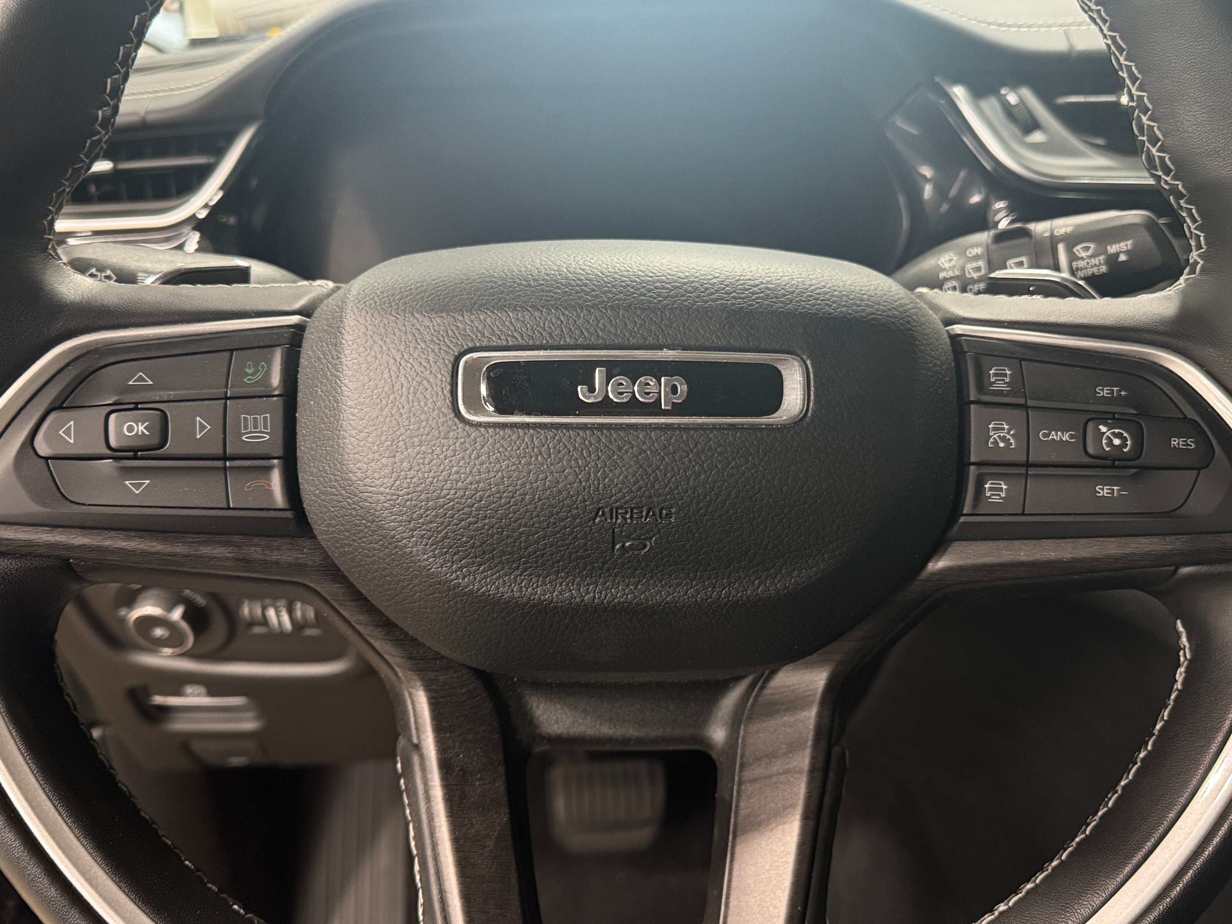 2022 Jeep Grand Cherokee L Limited Edition 4