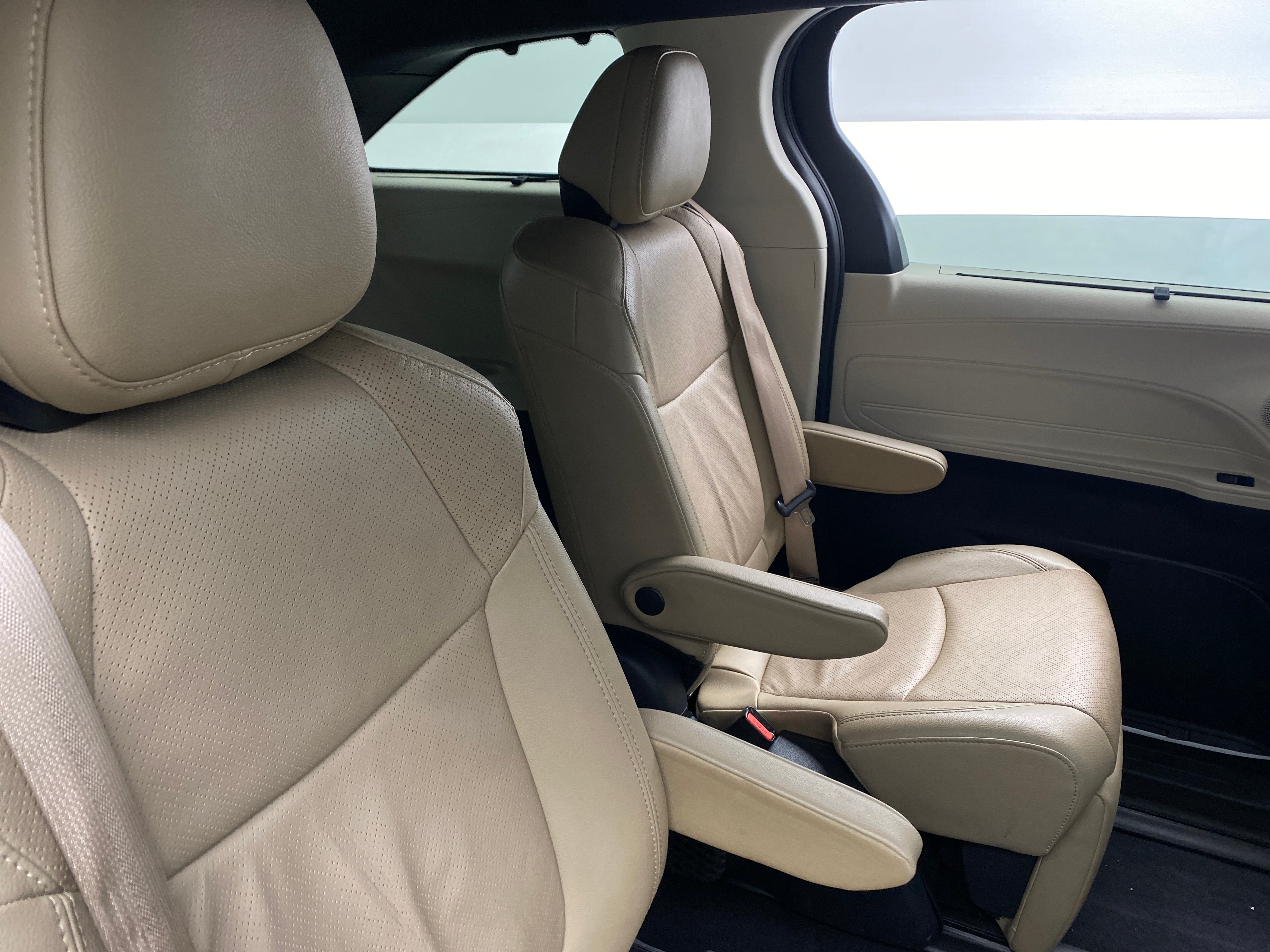 2024 Toyota Sienna Limited 5