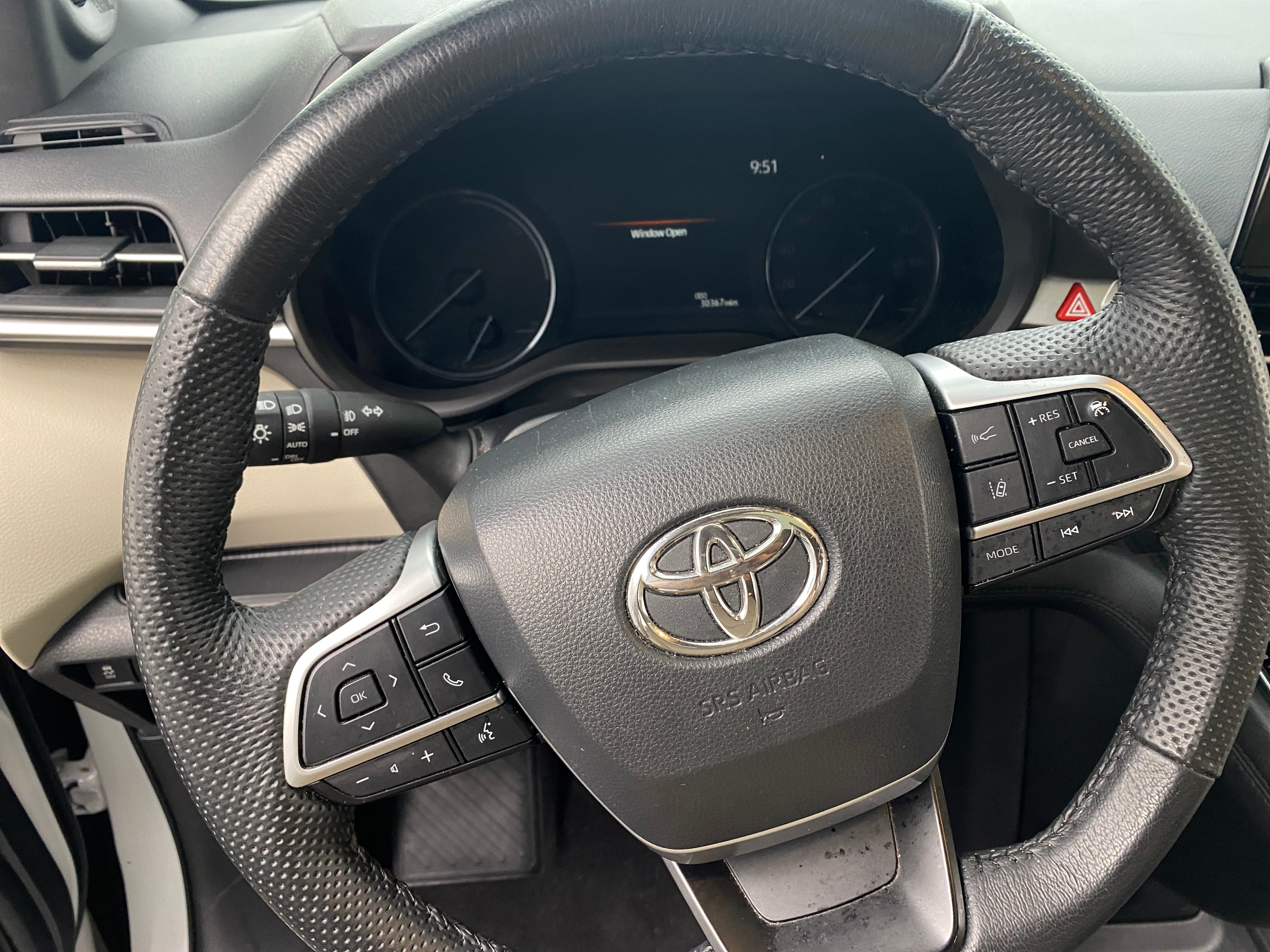 2024 Toyota Sienna Limited 4