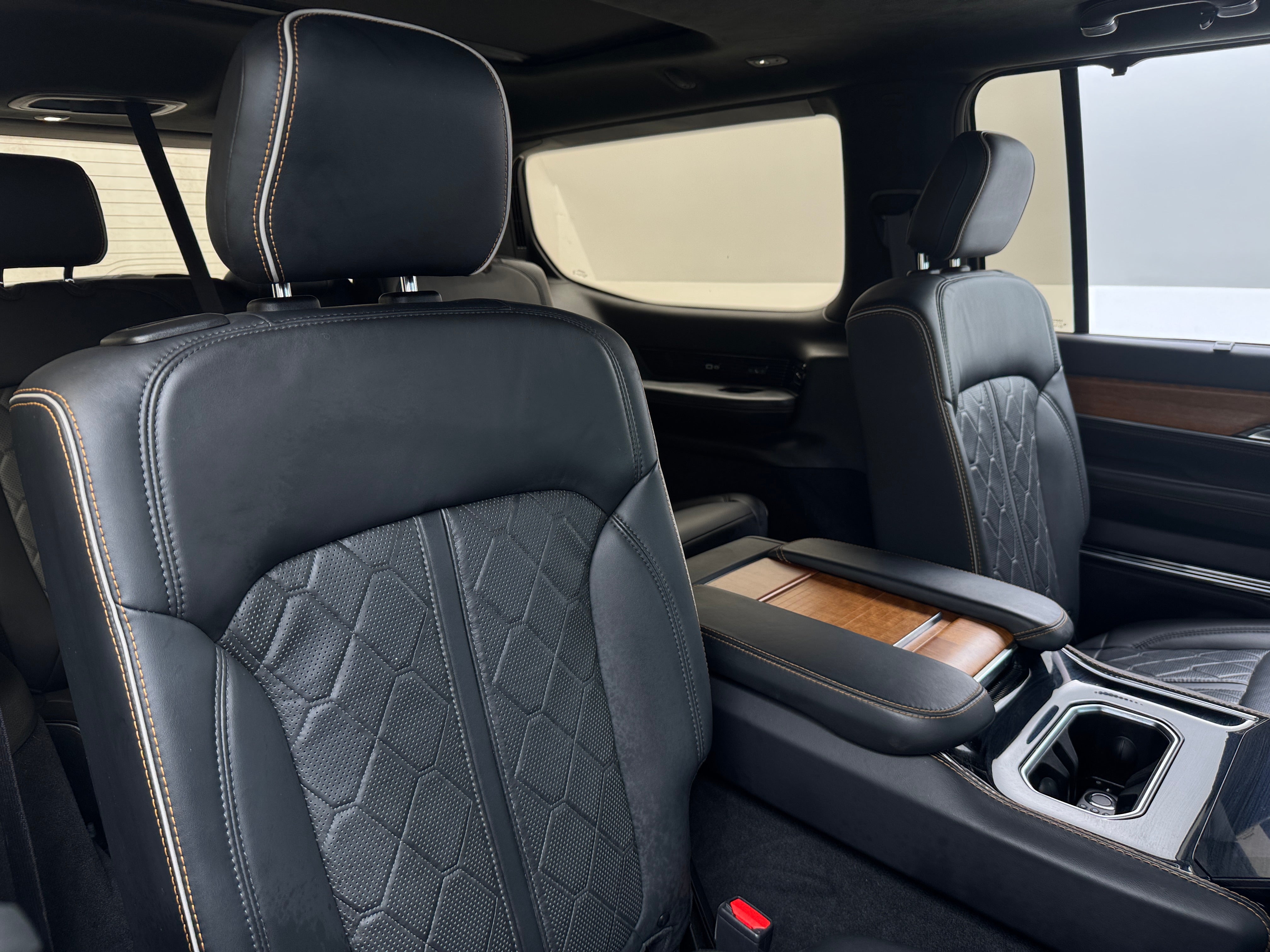 2022 Jeep Grand Wagoneer Series III 5