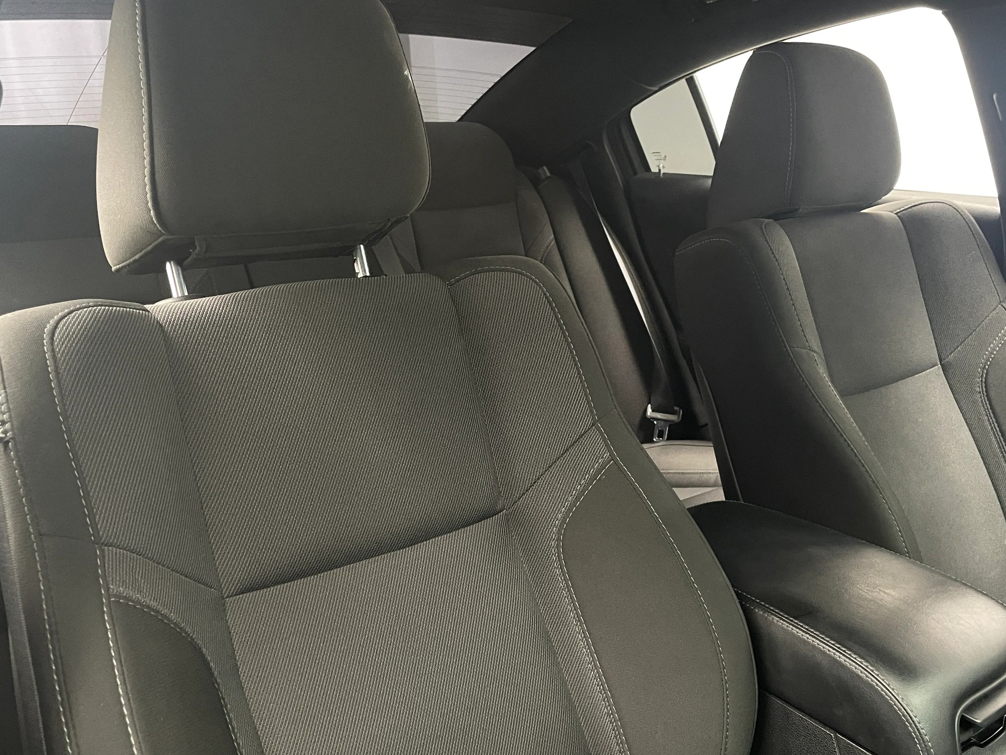 2017 Dodge Charger SXT 2