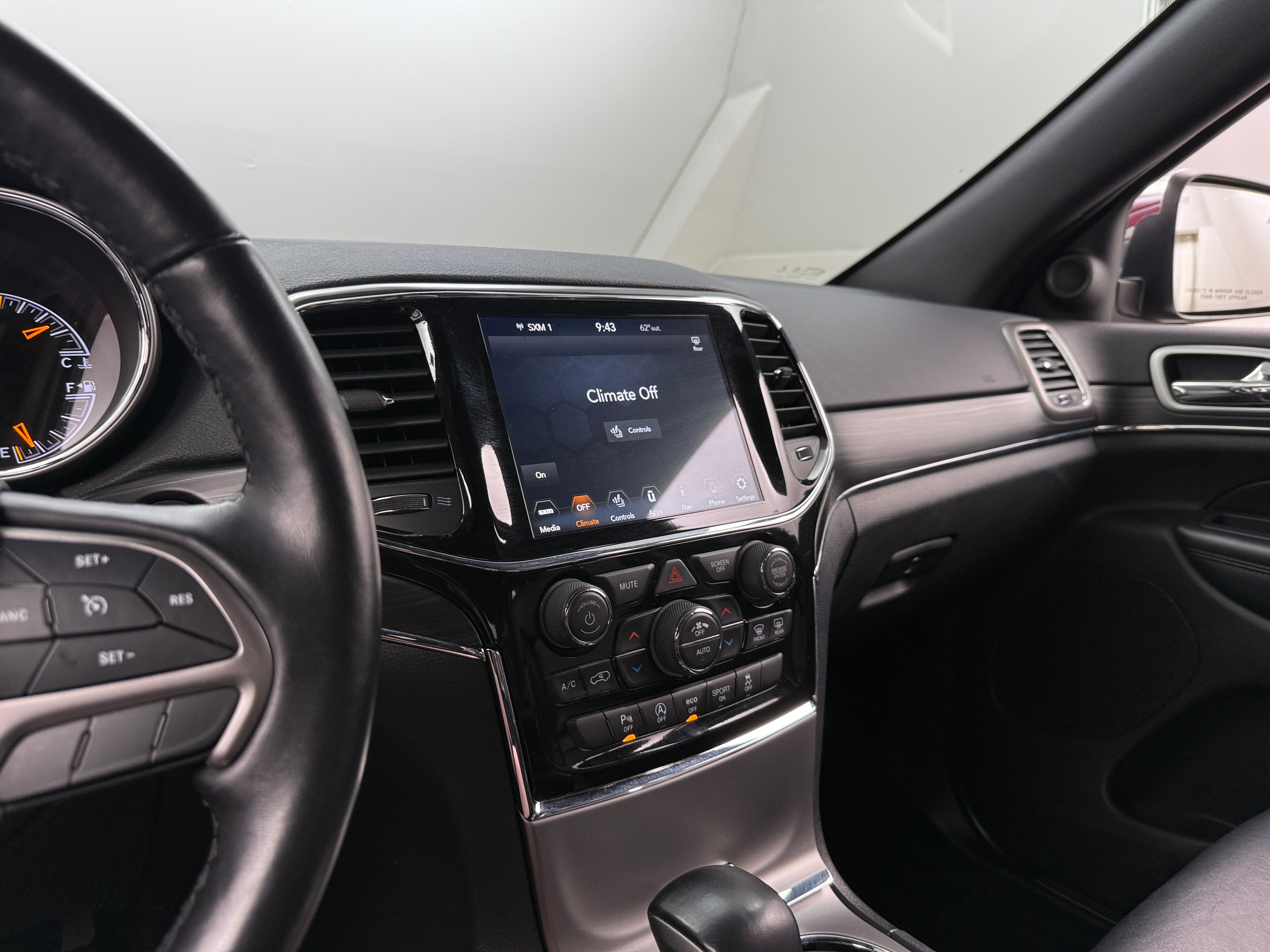 2020 Jeep Grand Cherokee Limited Edition 3