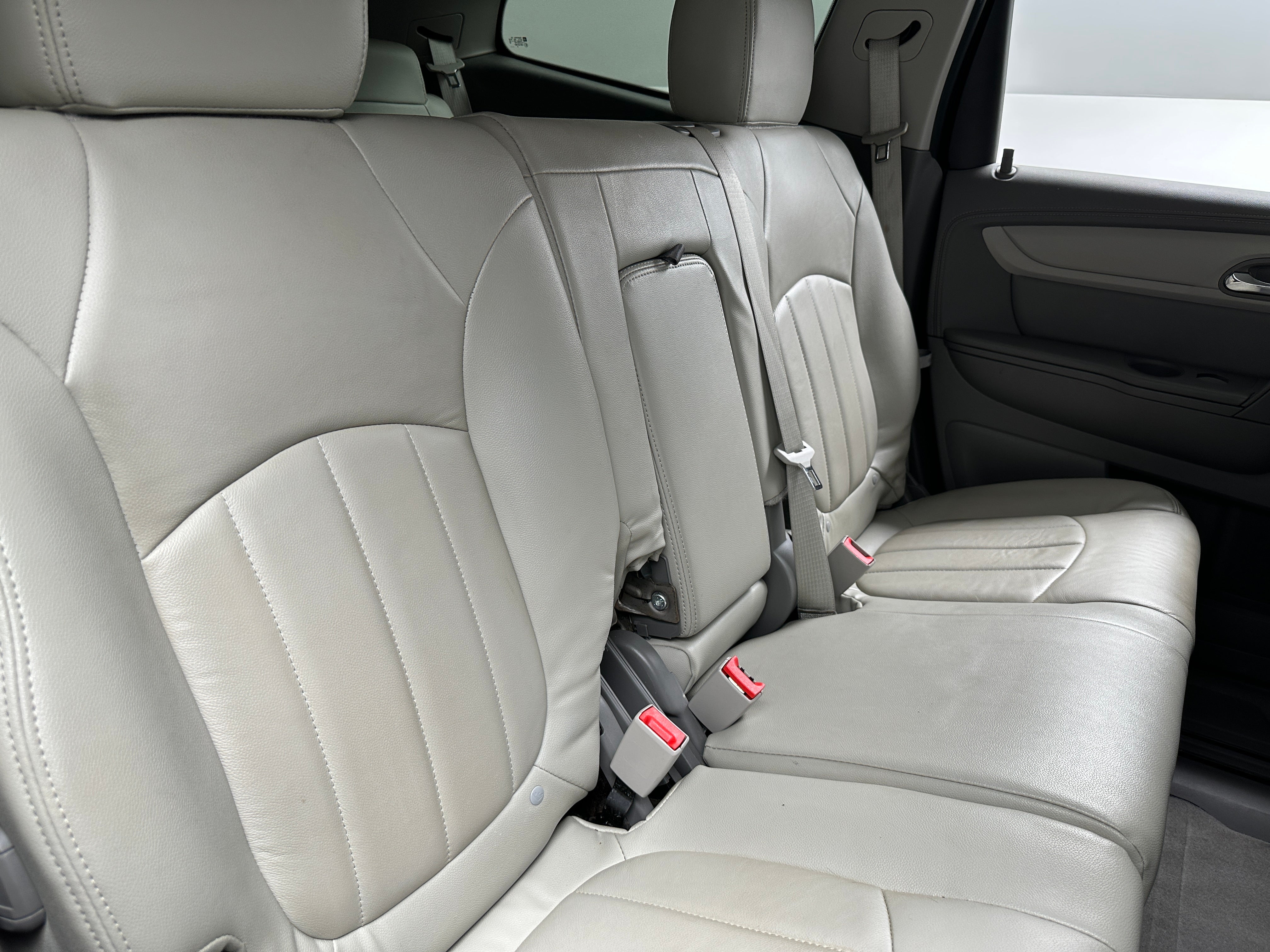 2017 Chevrolet Traverse LS 5